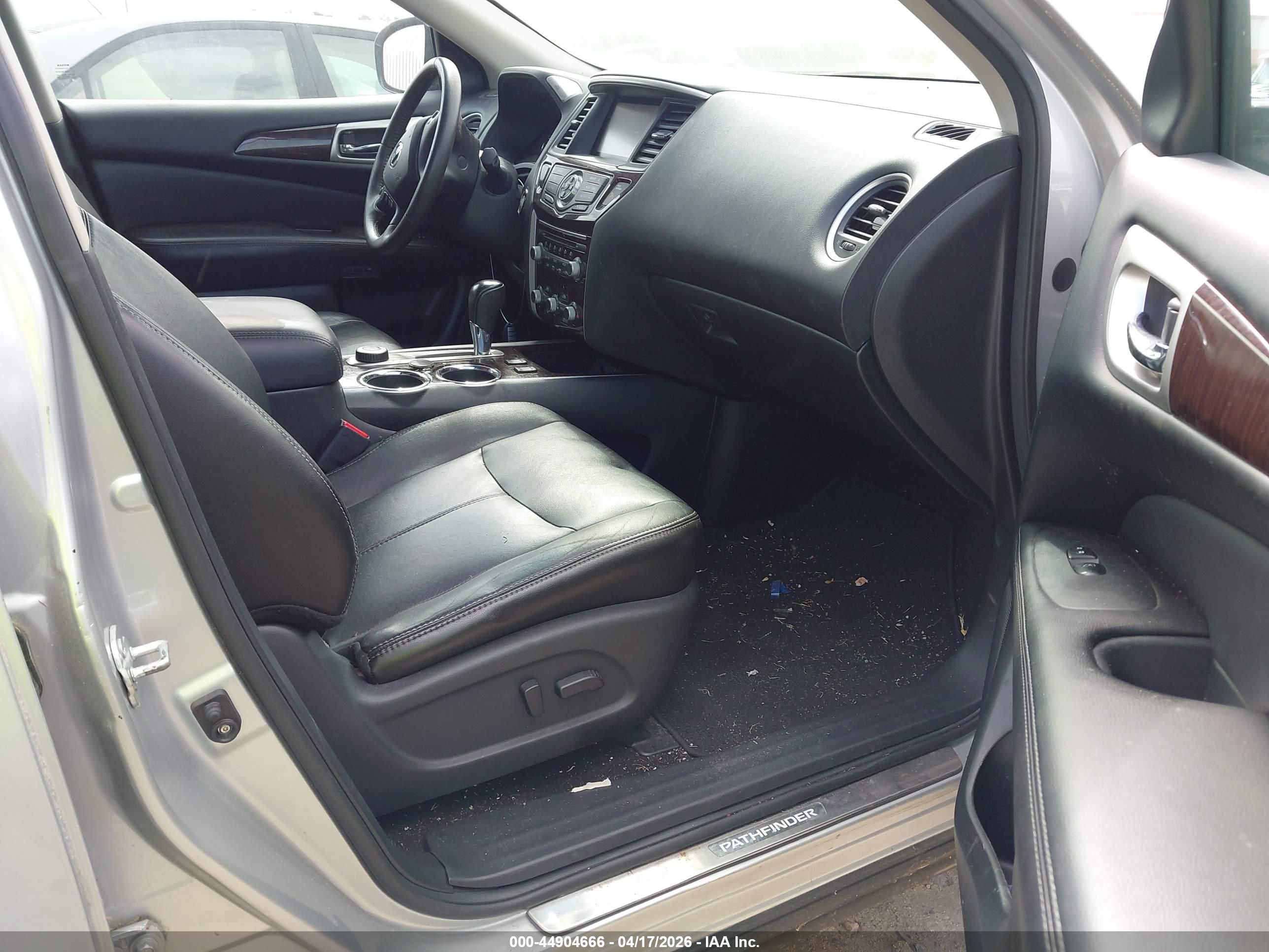 NISSAN PATHFINDER image 5
