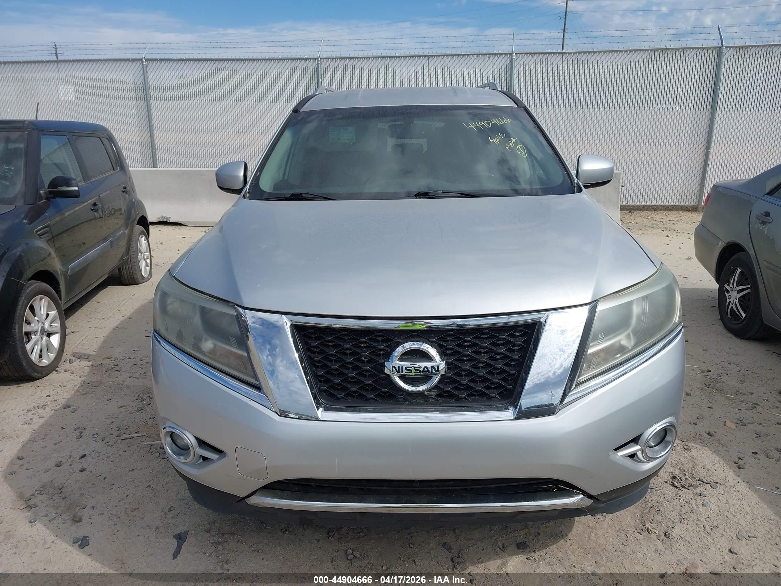 NISSAN PATHFINDER image 6