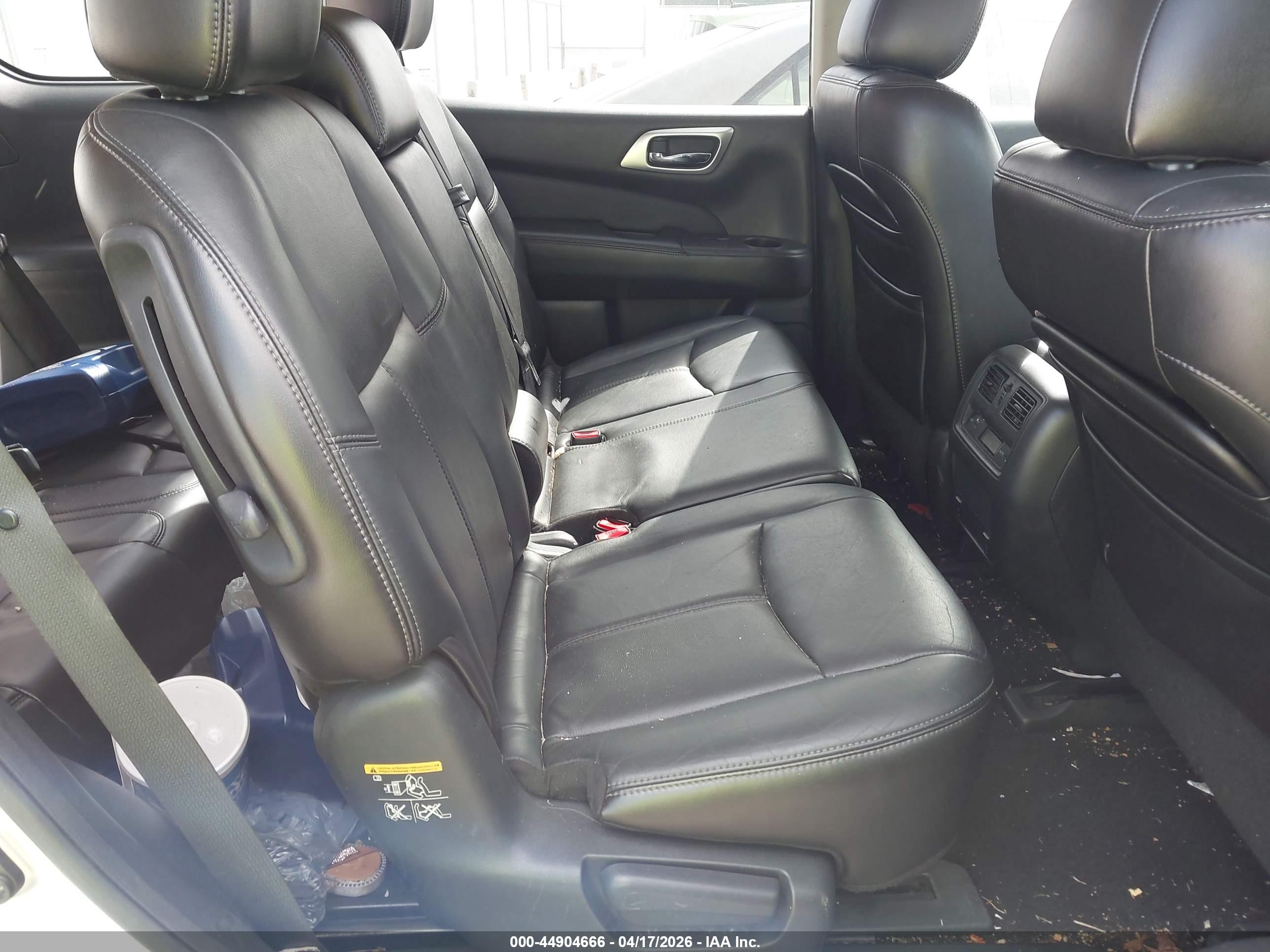 NISSAN PATHFINDER image 8