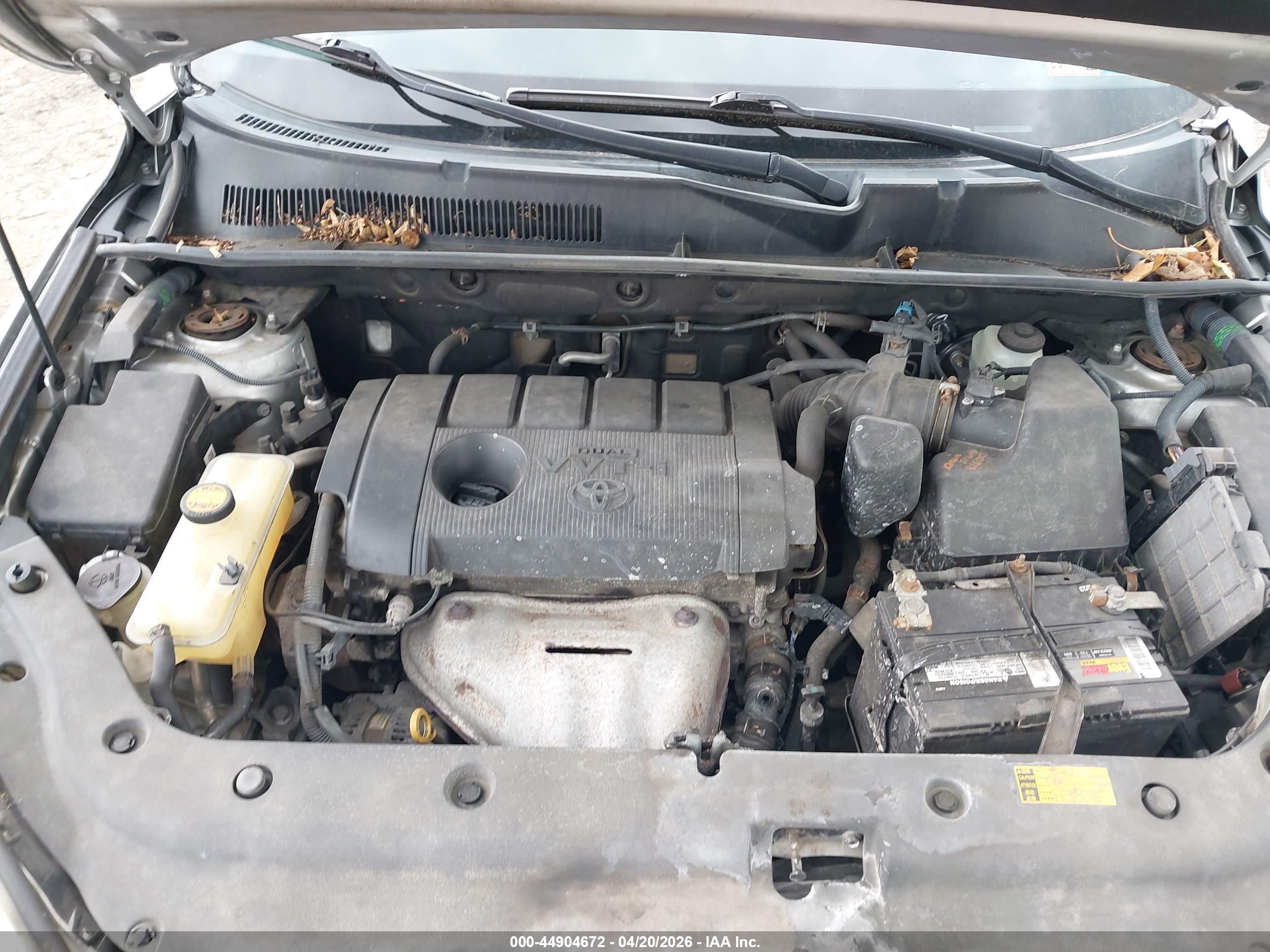 TOYOTA RAV4 image 10