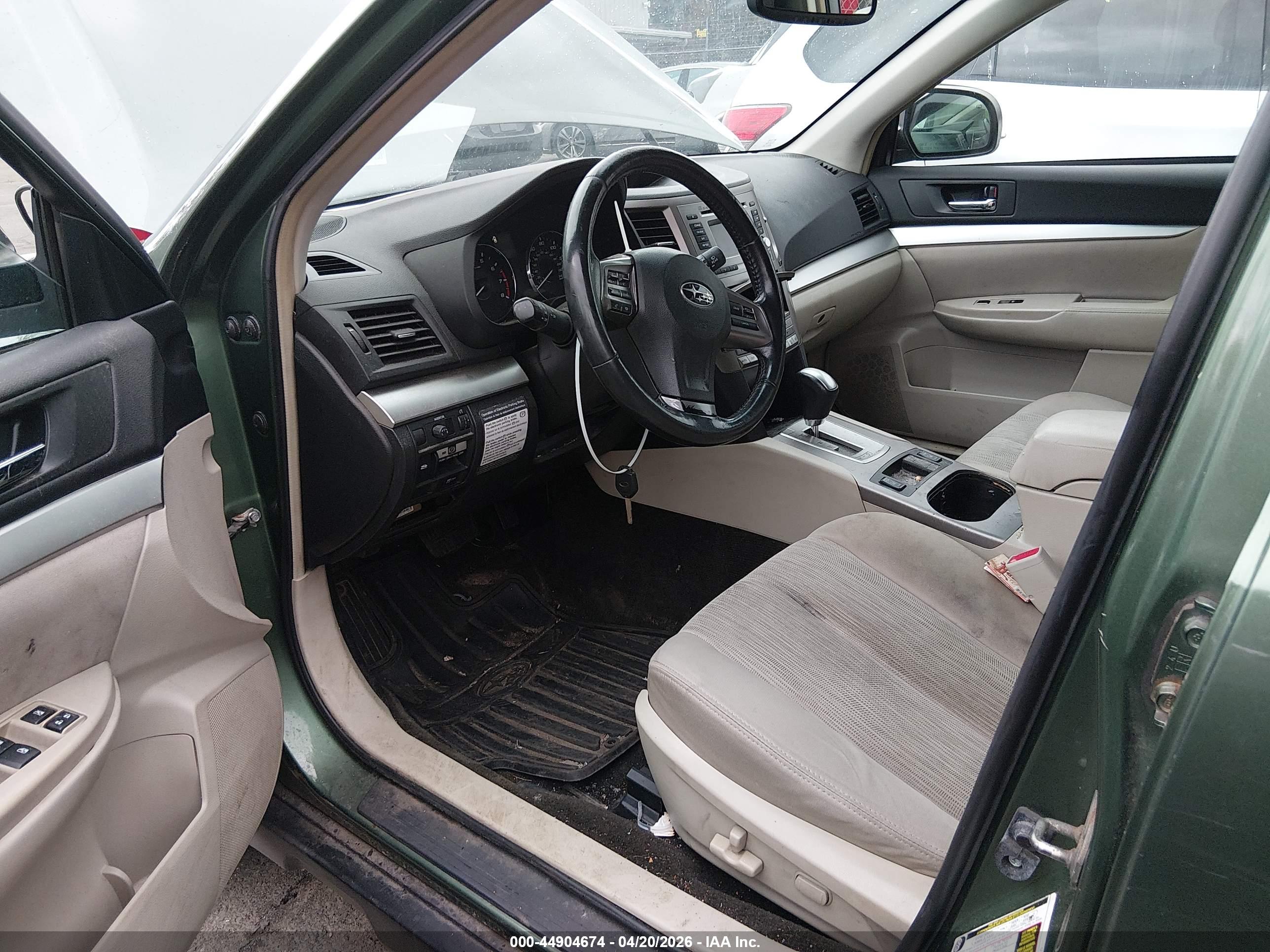 SUBARU OUTBACK image 5