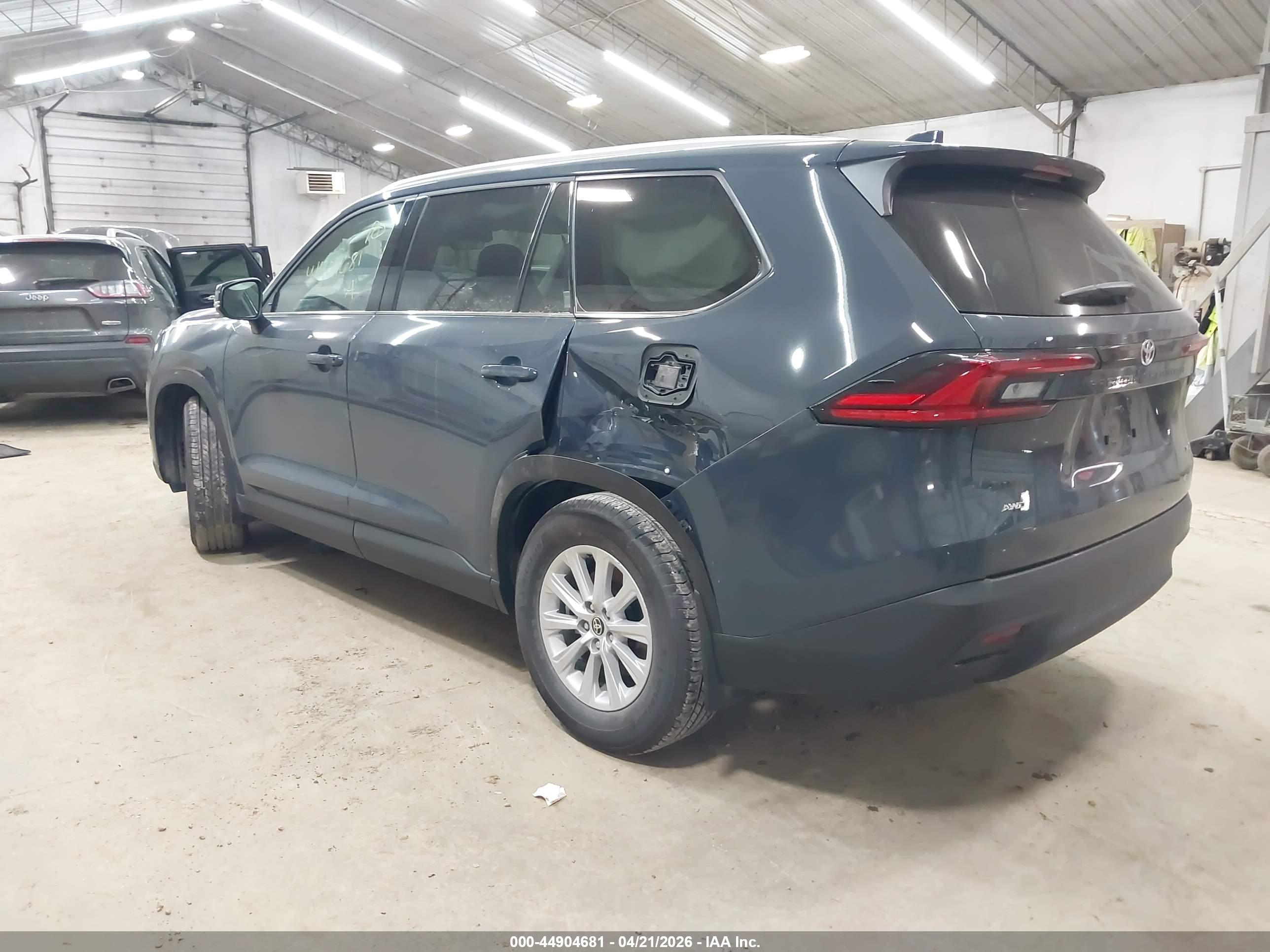 TOYOTA GRAND image 3