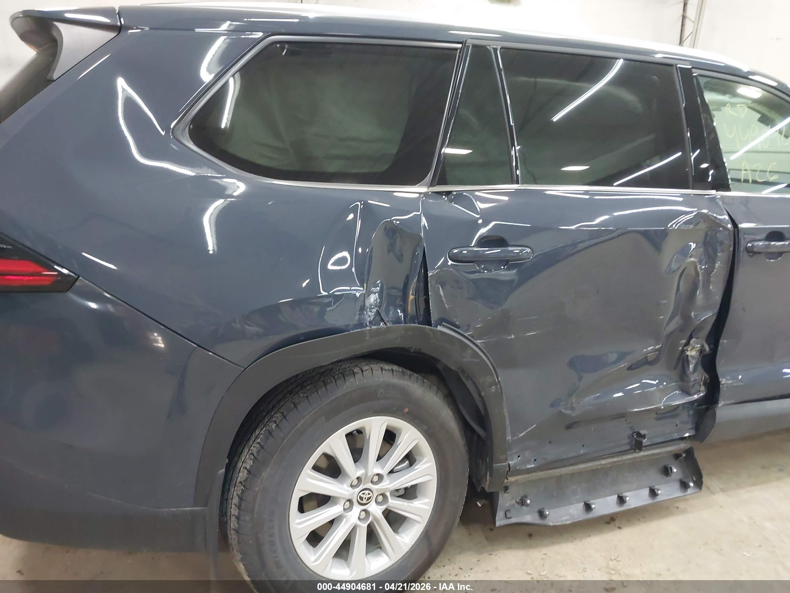 TOYOTA GRAND image 6