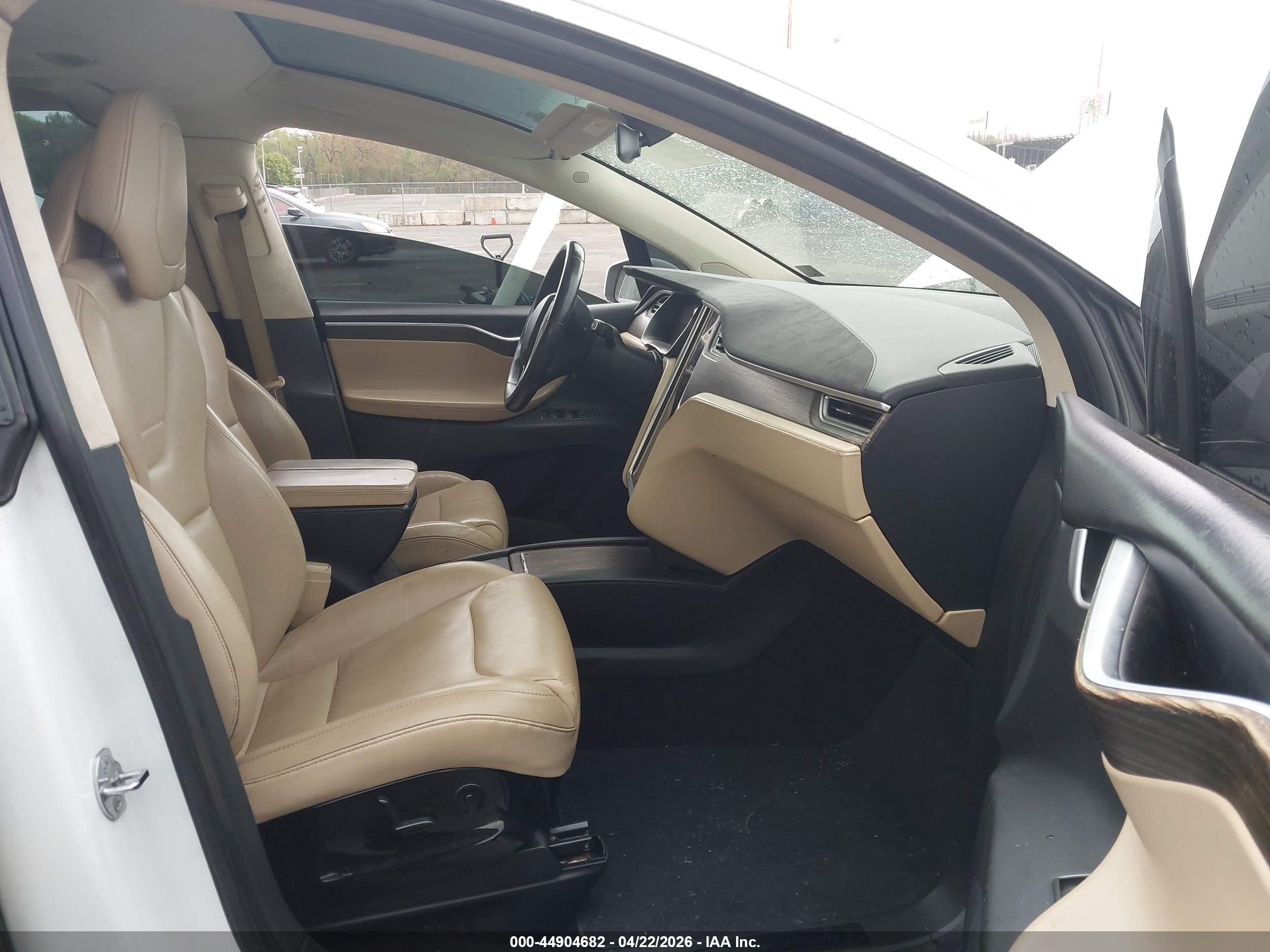 TESLA MODEL image 5