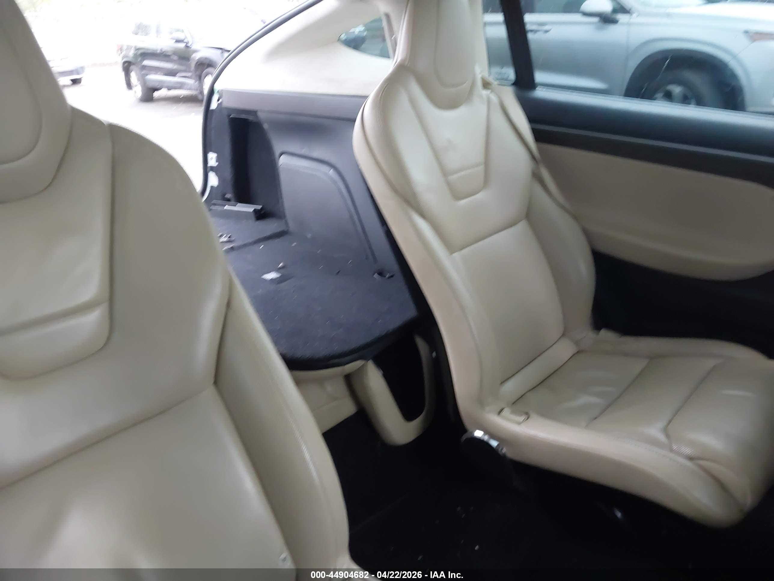 TESLA MODEL image 8