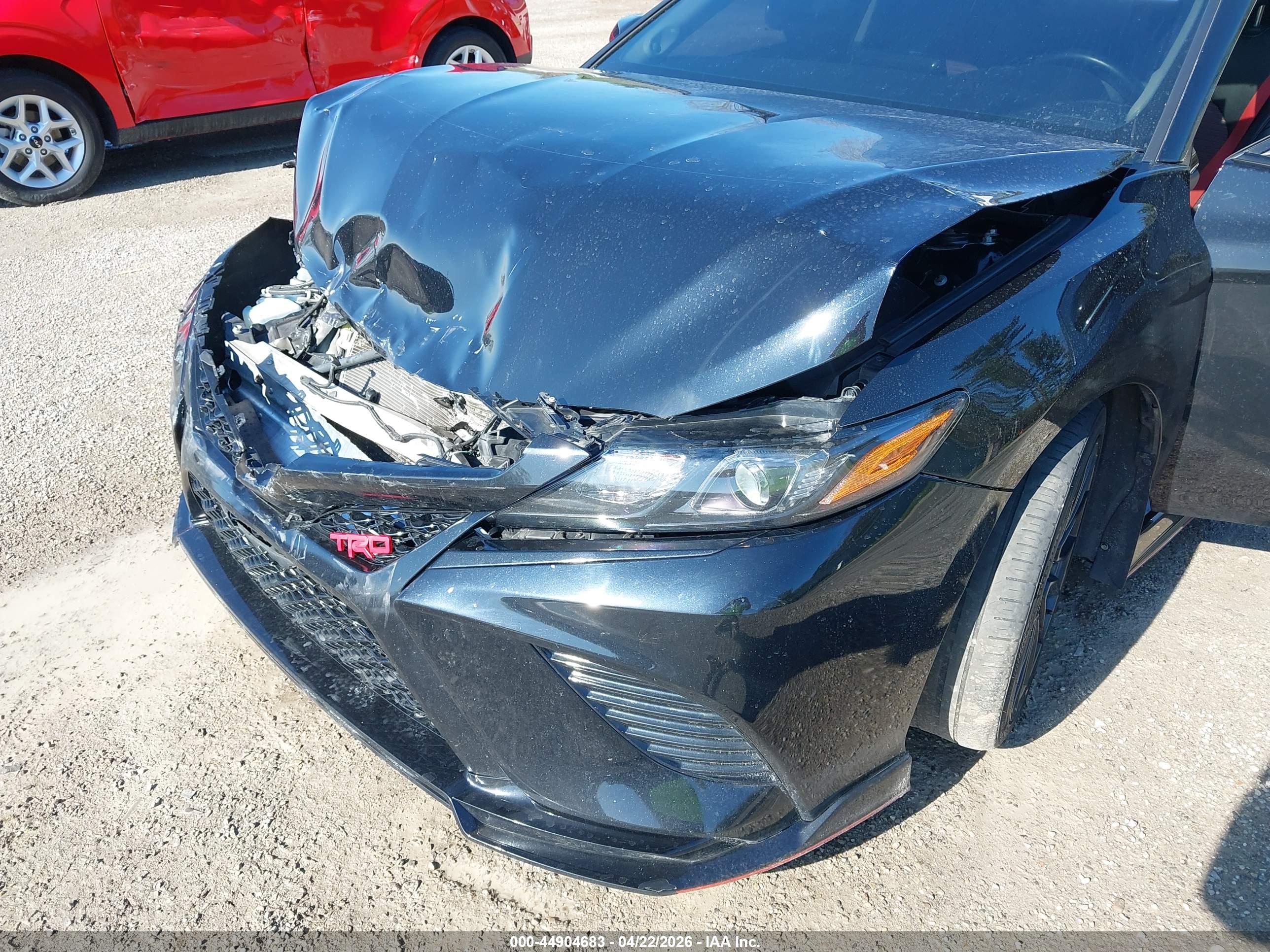 TOYOTA CAMRY image 6