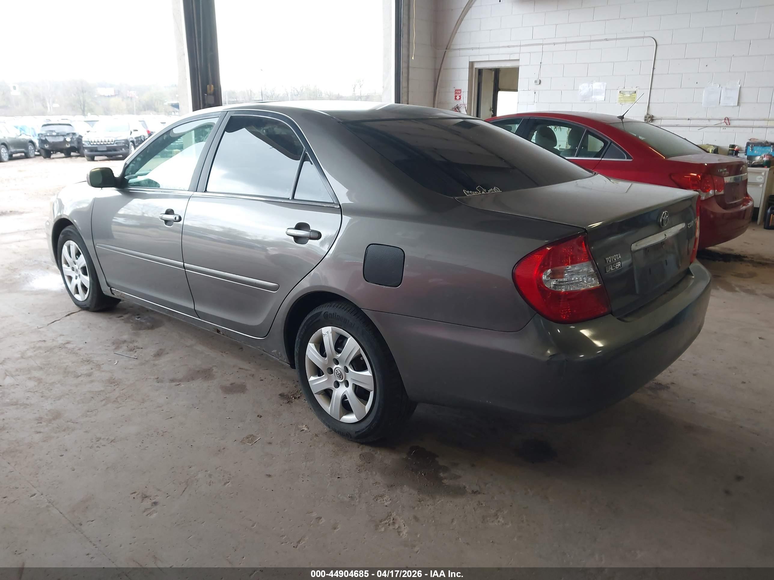 TOYOTA CAMRY image 3