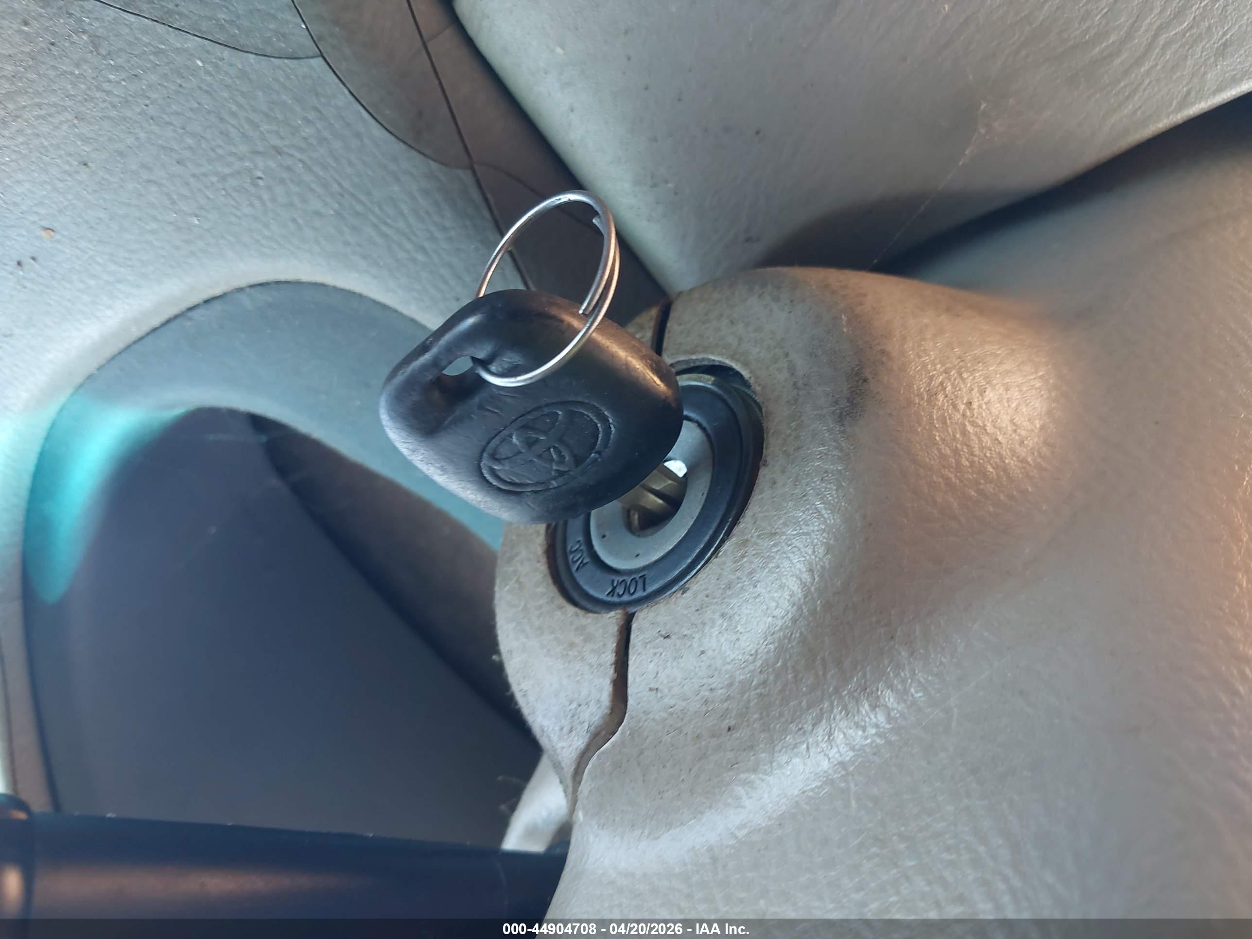 TOYOTA SIENNA image 11