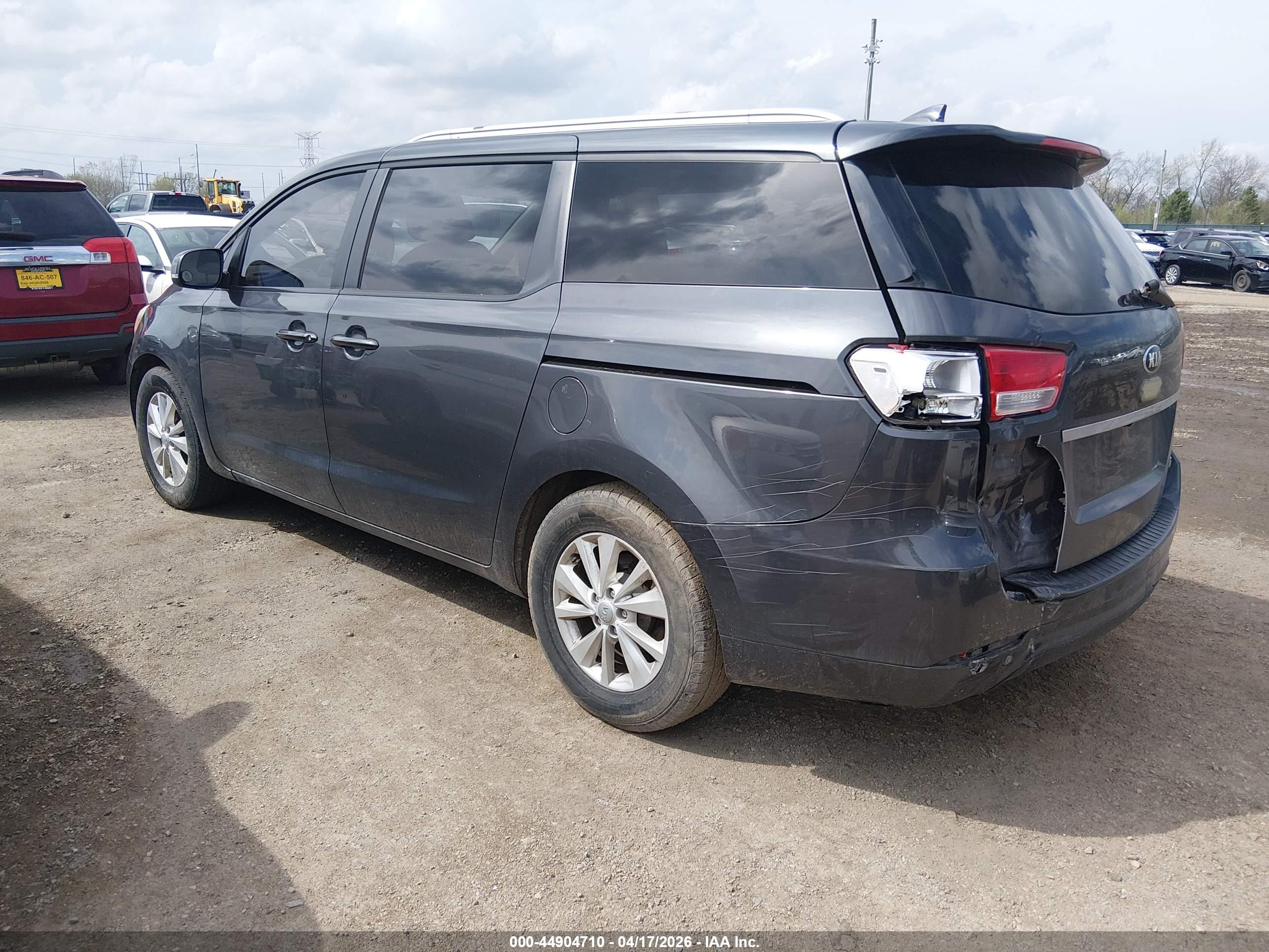 KIA SEDONA image 3