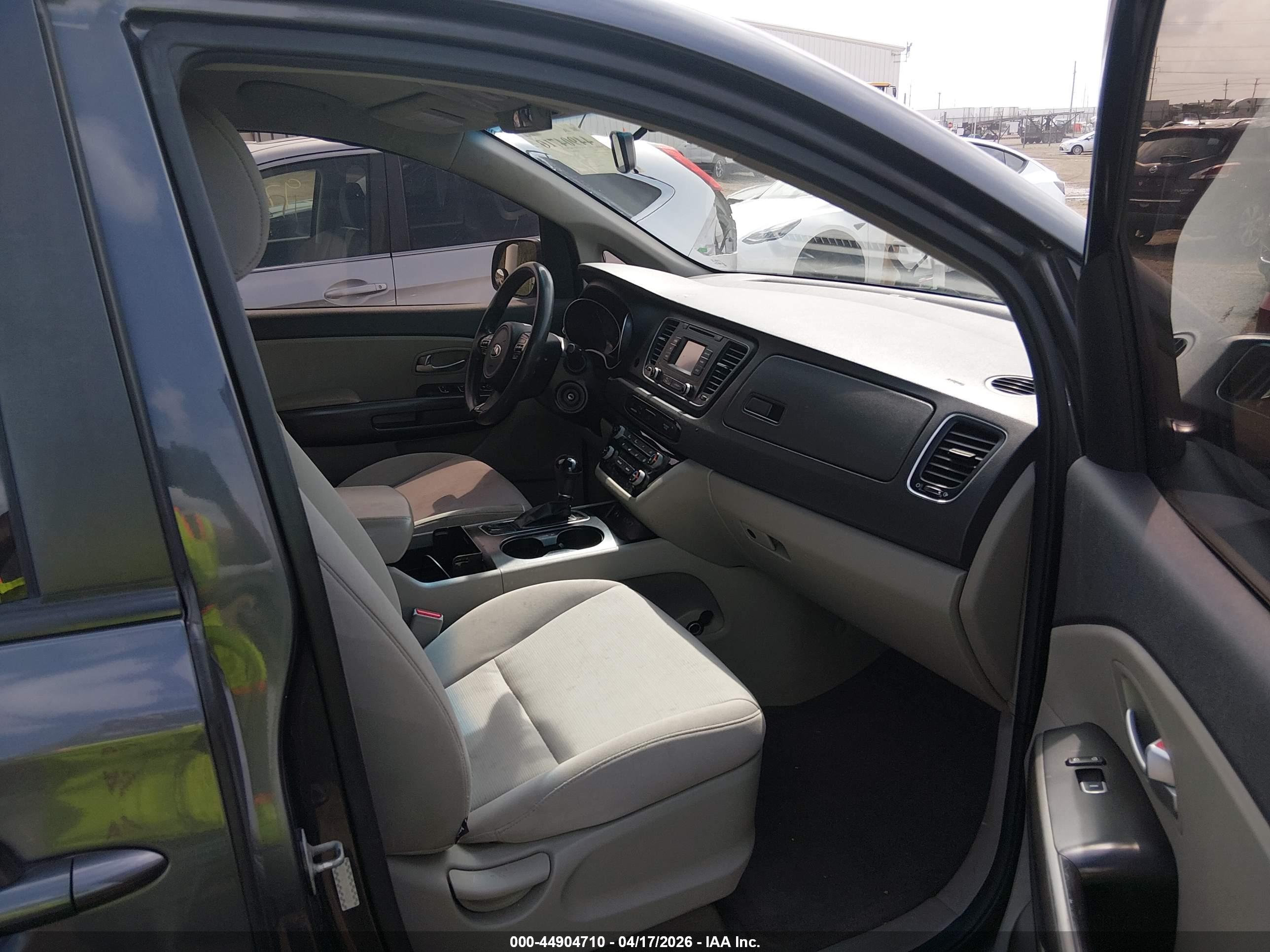 KIA SEDONA image 5