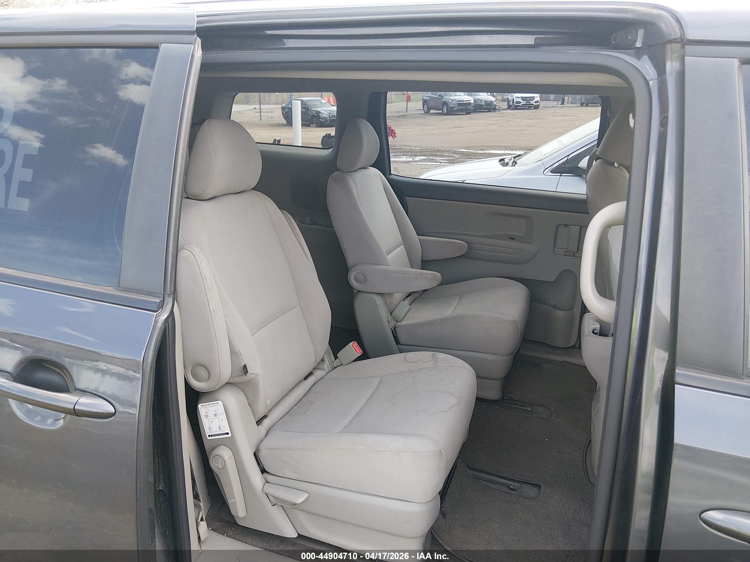 KIA SEDONA image 8