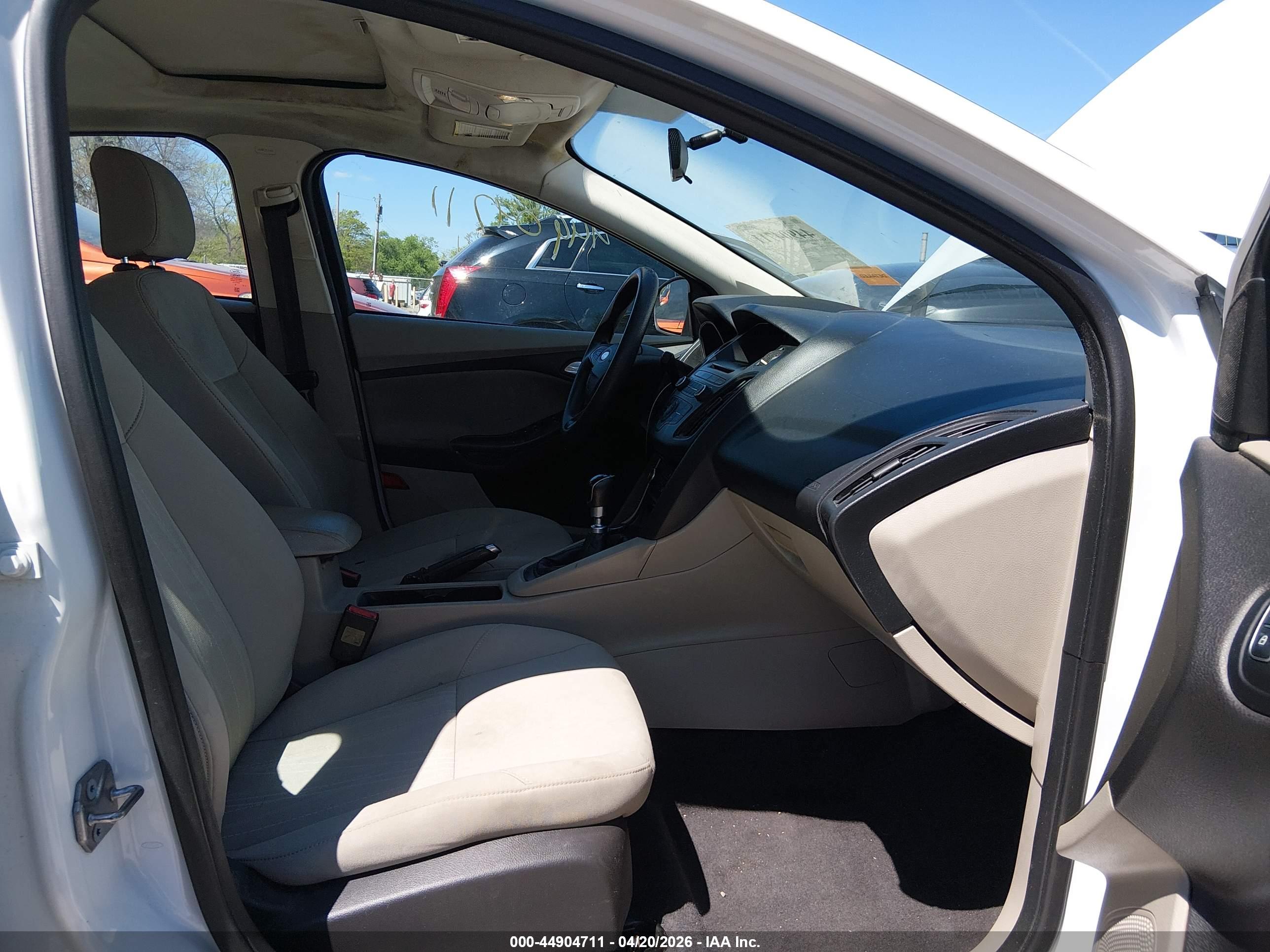 FORD FOCUS image 5