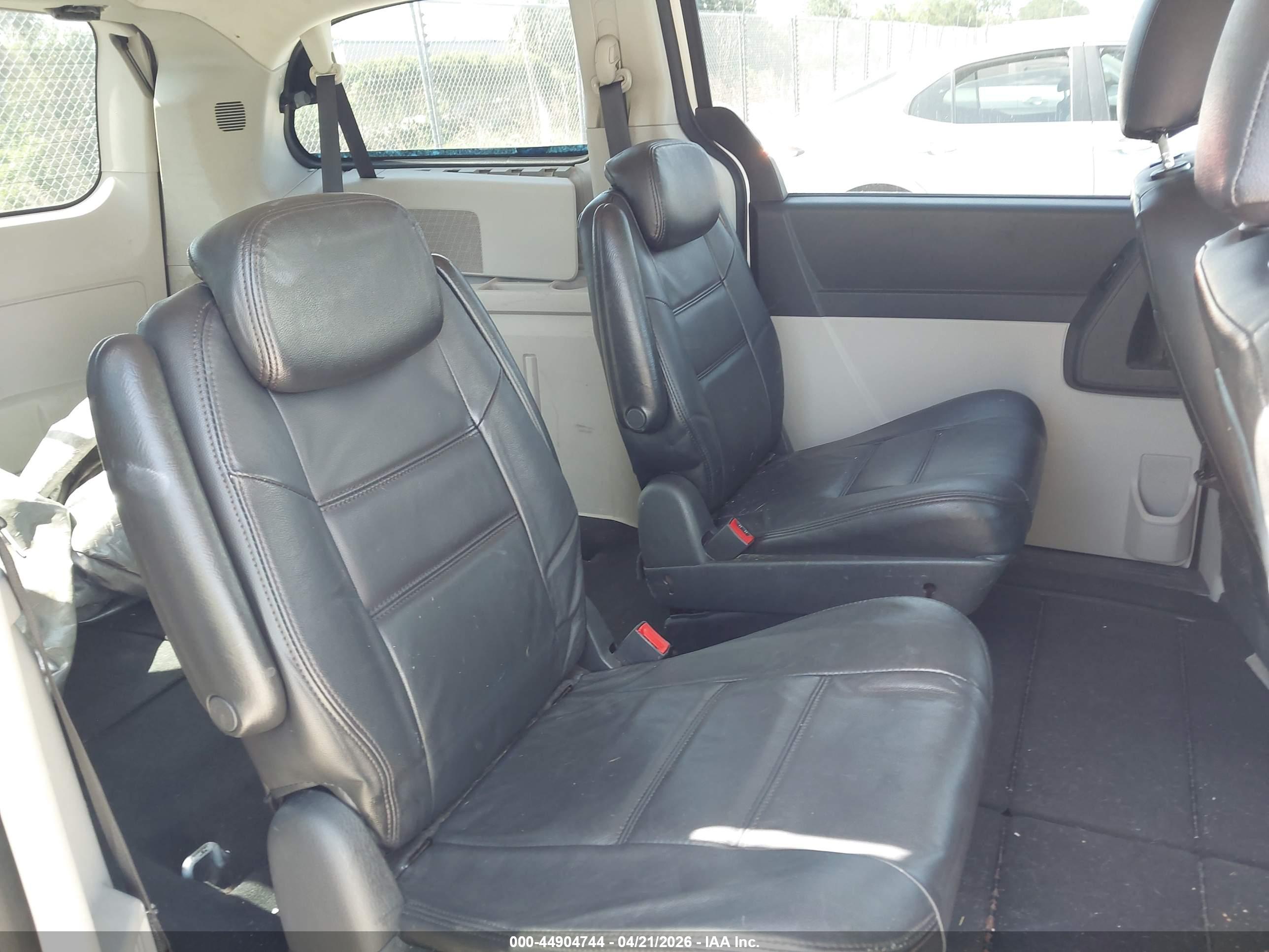 DODGE GRAND image 8