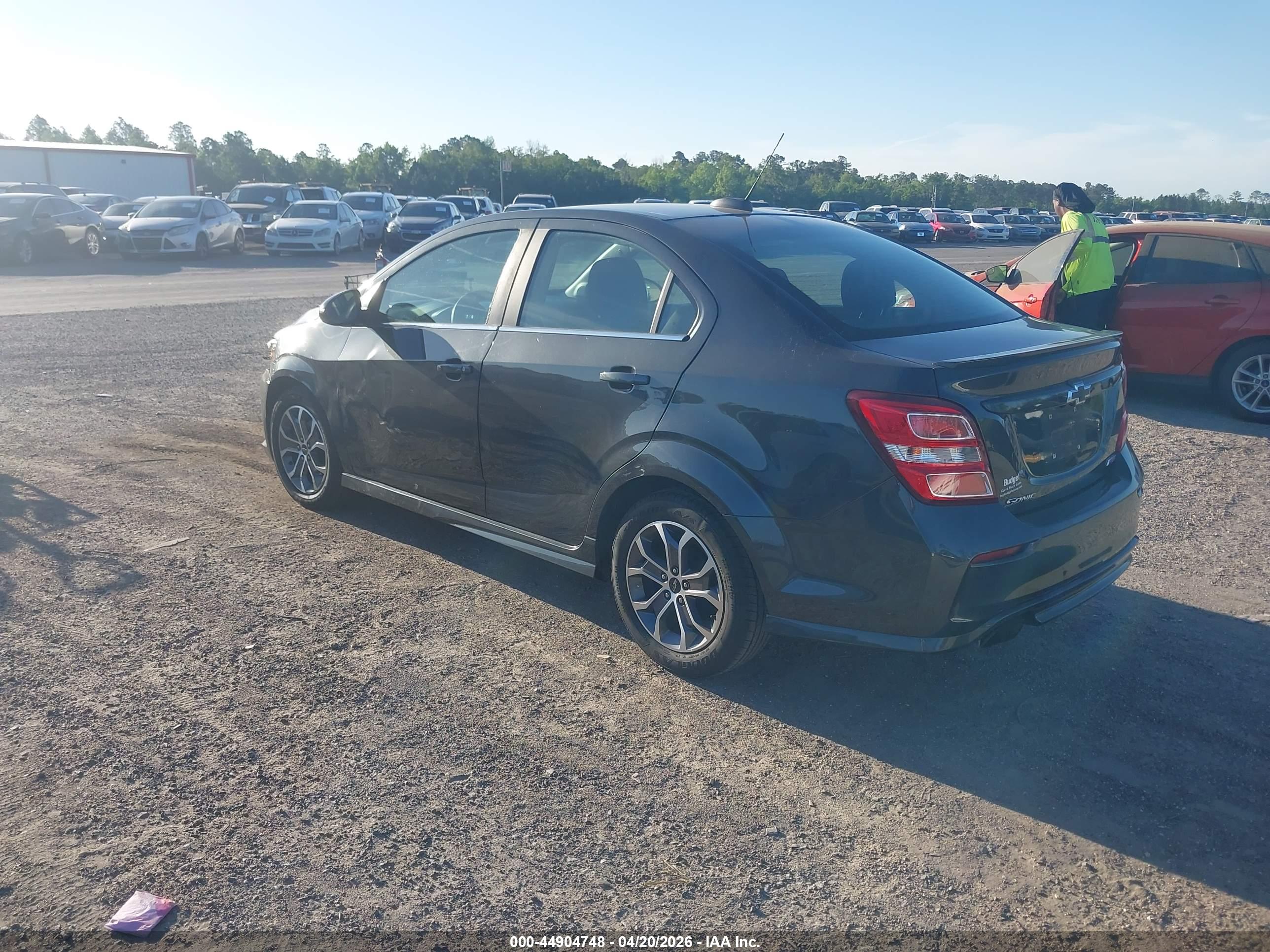 CHEVROLET SONIC image 3