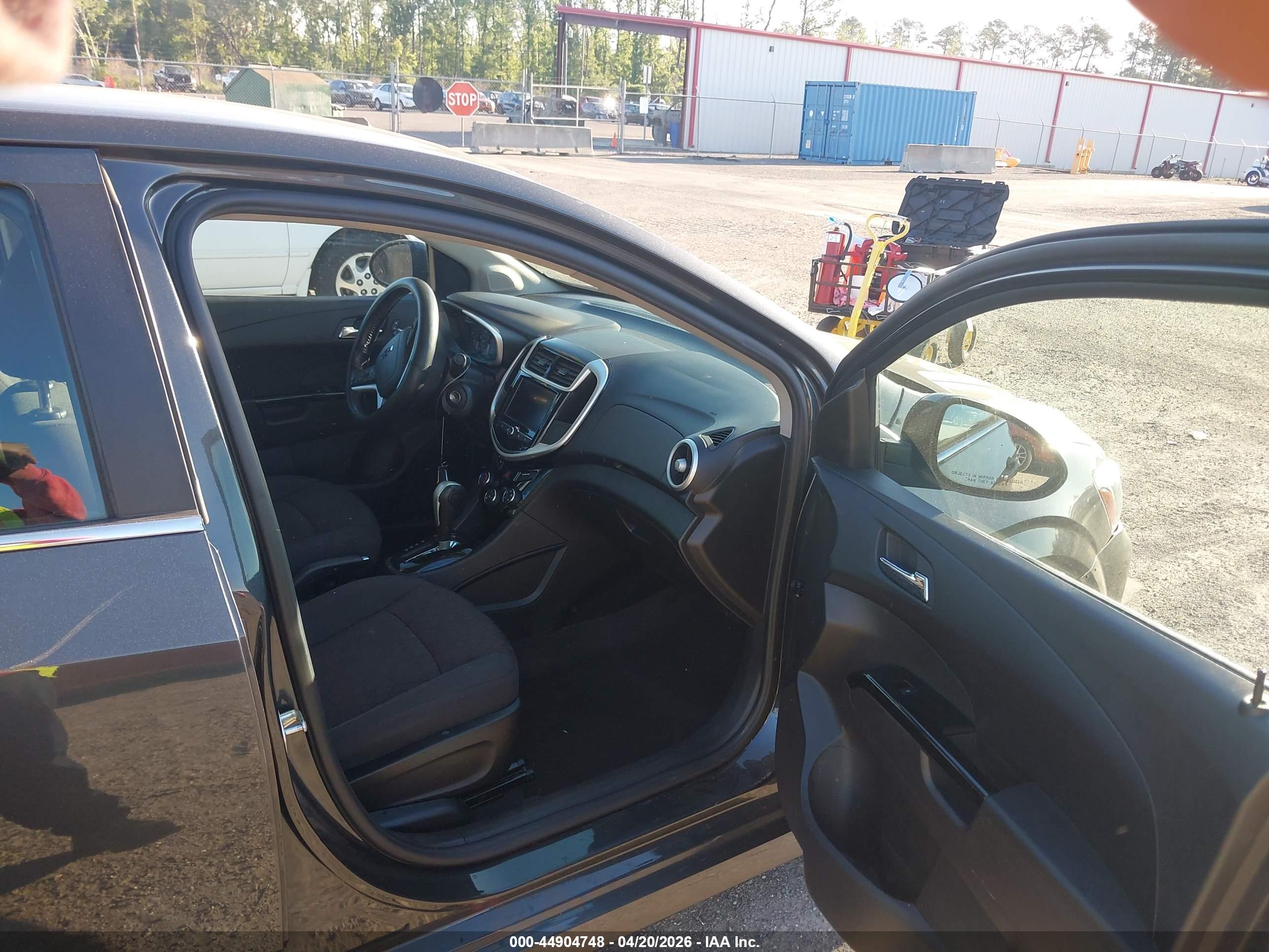 CHEVROLET SONIC image 5