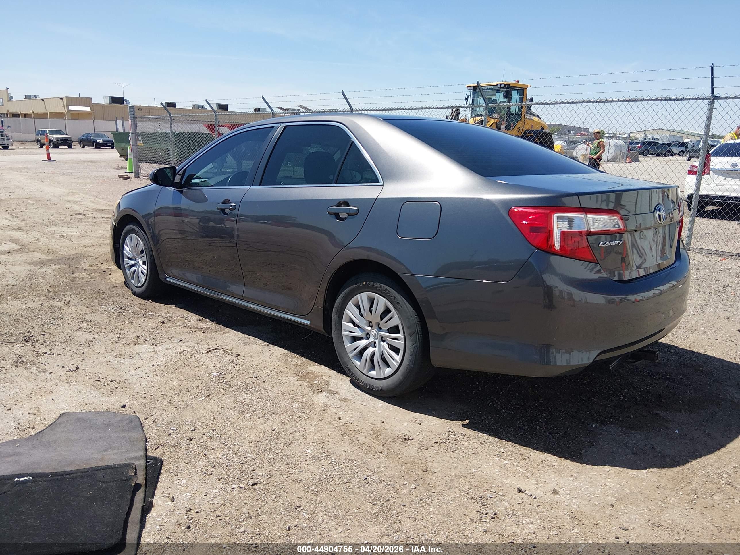 TOYOTA CAMRY image 3