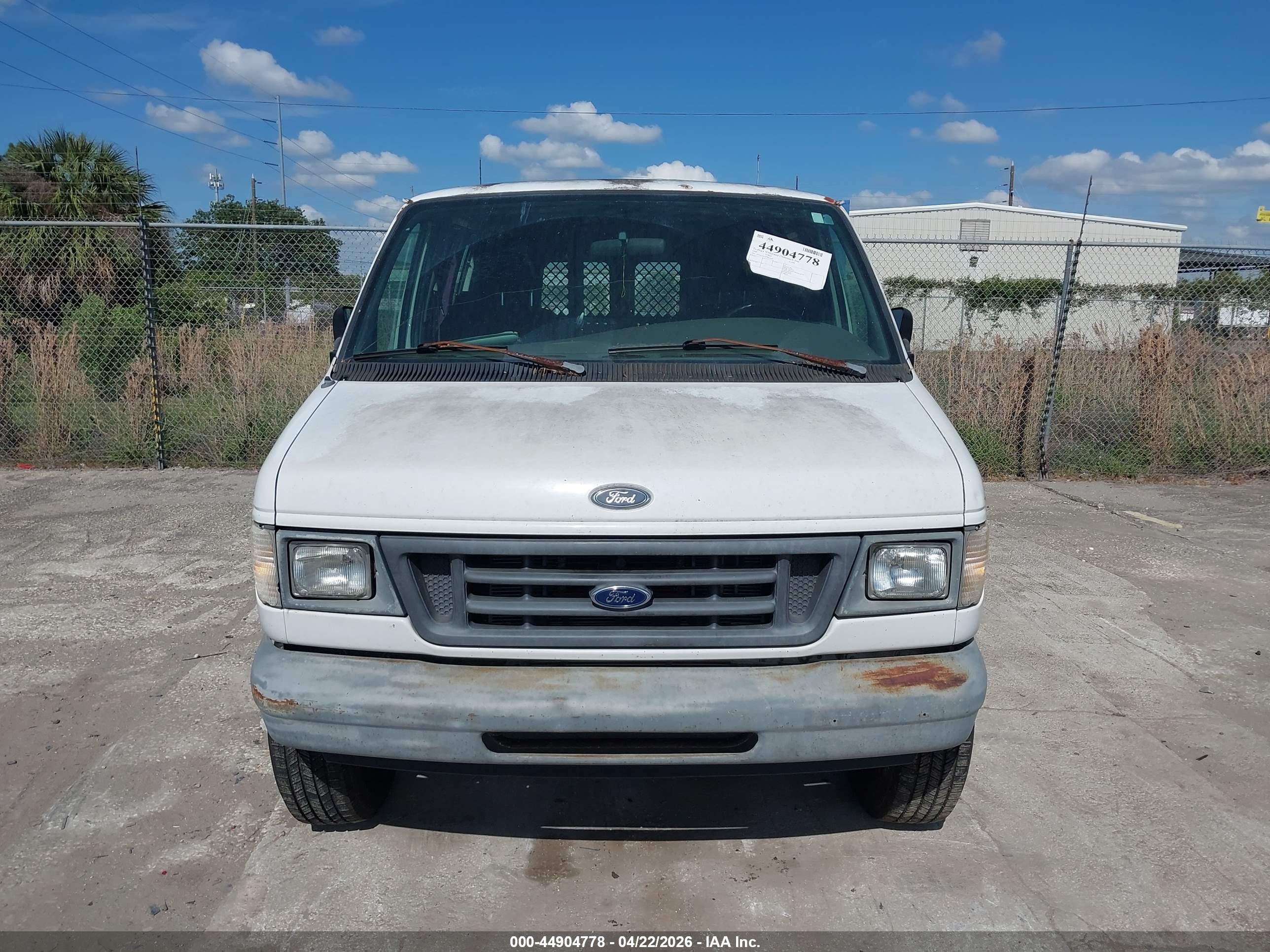 FORD E-250 image 6