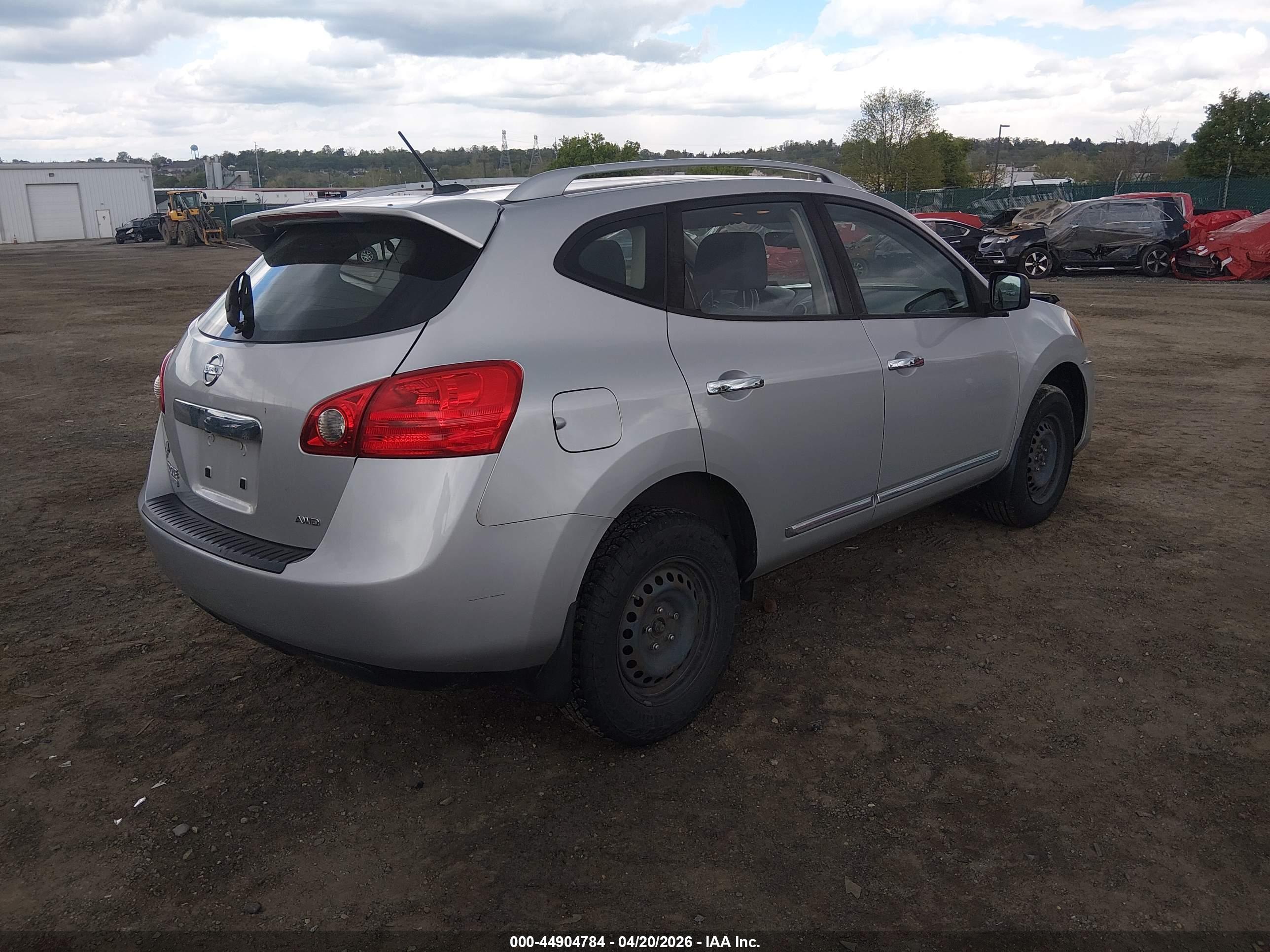 NISSAN ROGUE image 4