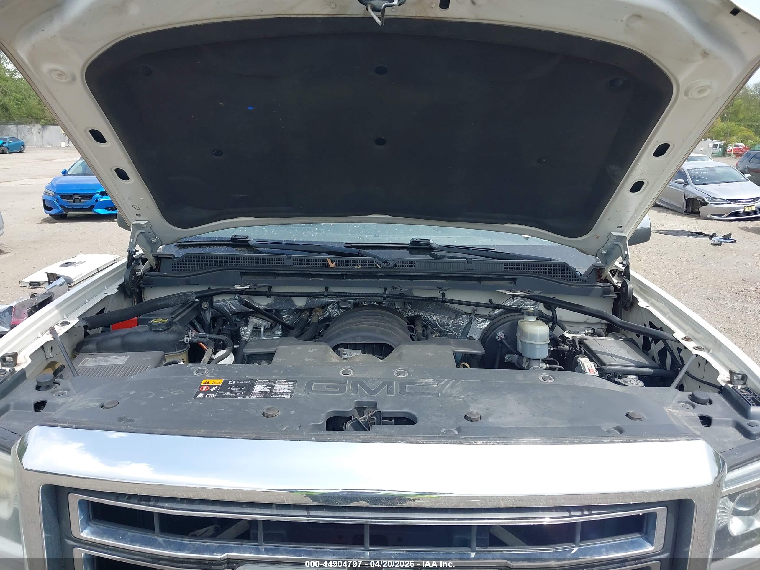 GMC SIERRA image 10