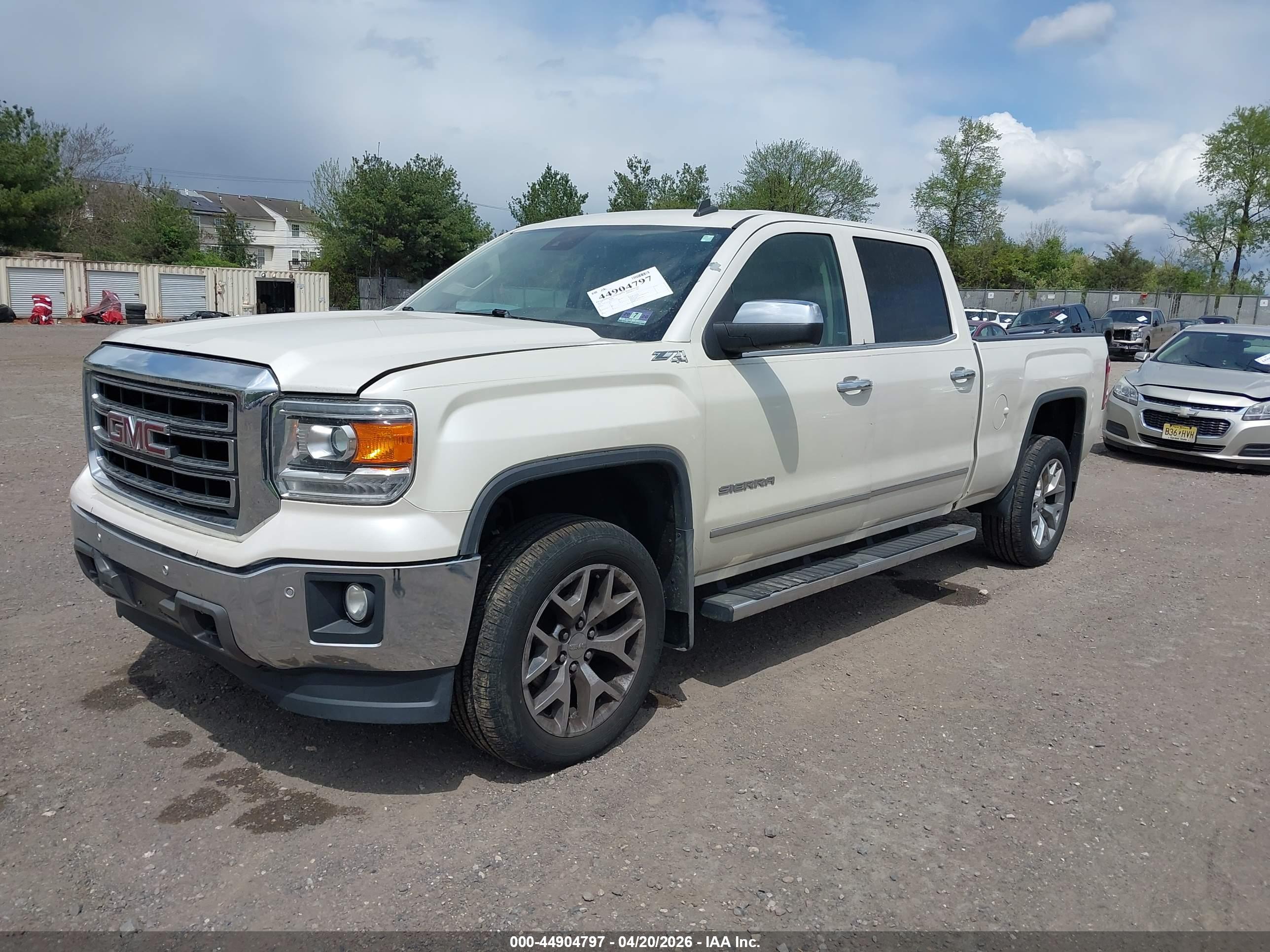 GMC SIERRA image 2