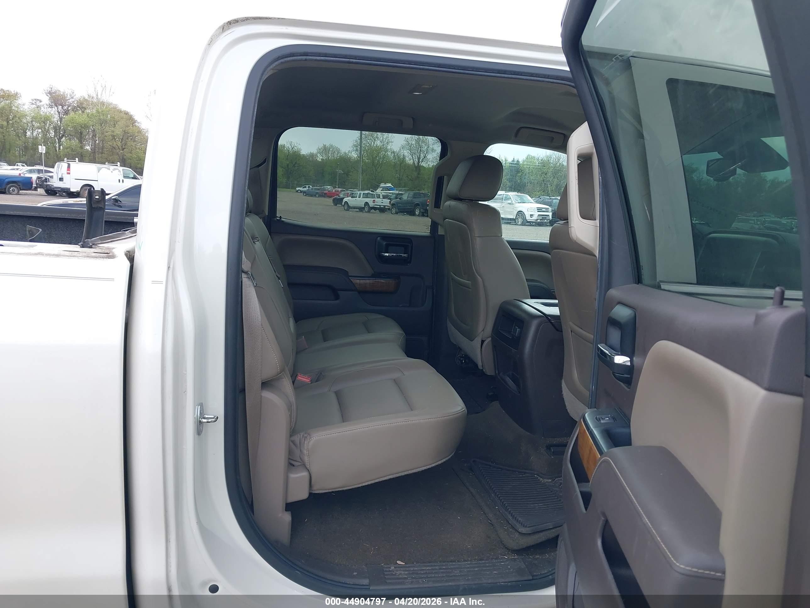 GMC SIERRA image 8
