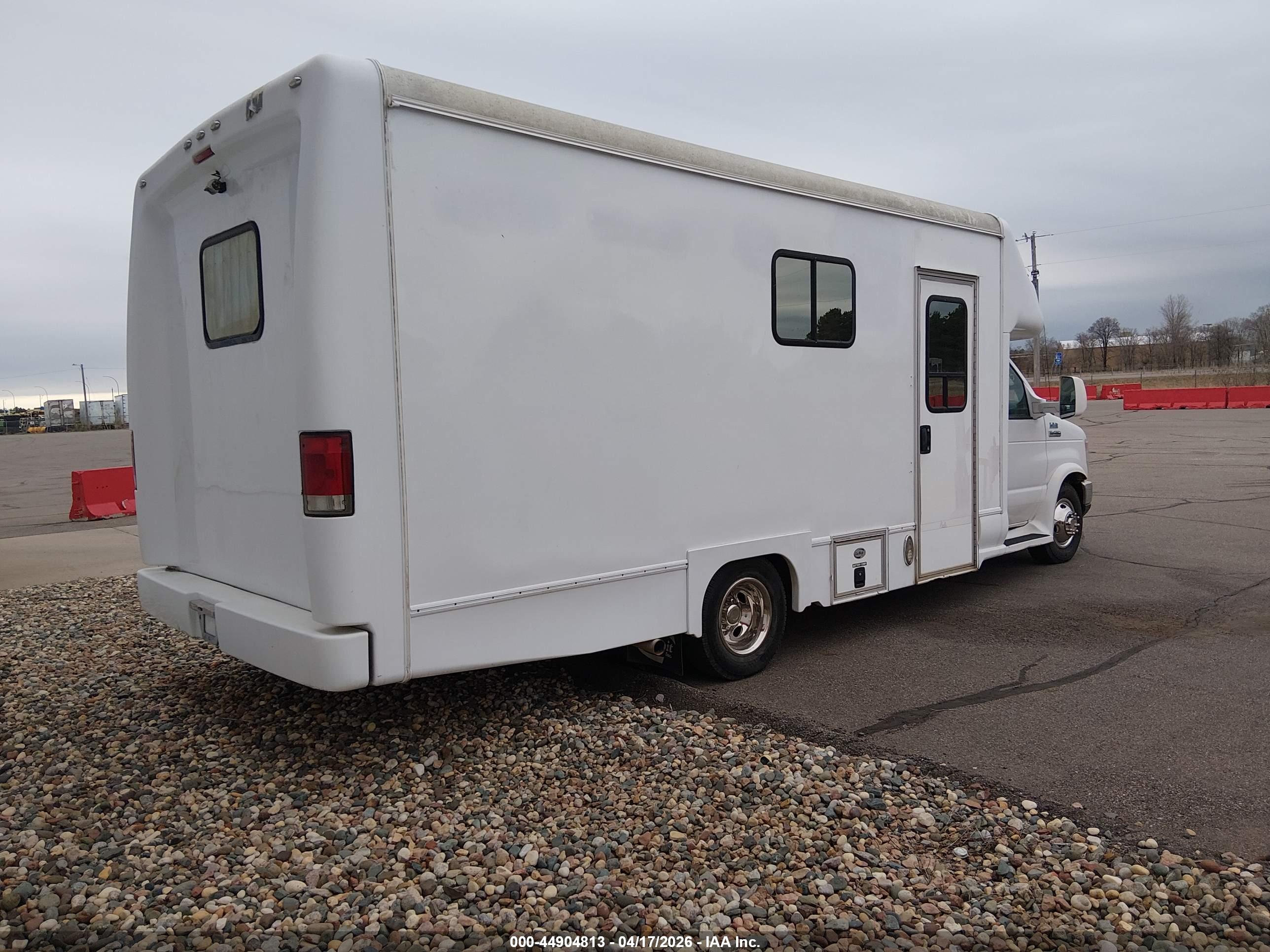 FORD E-450 image 4