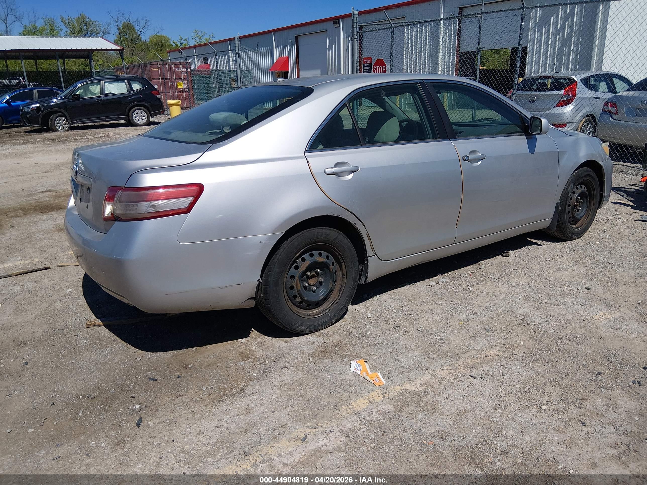 TOYOTA CAMRY image 4