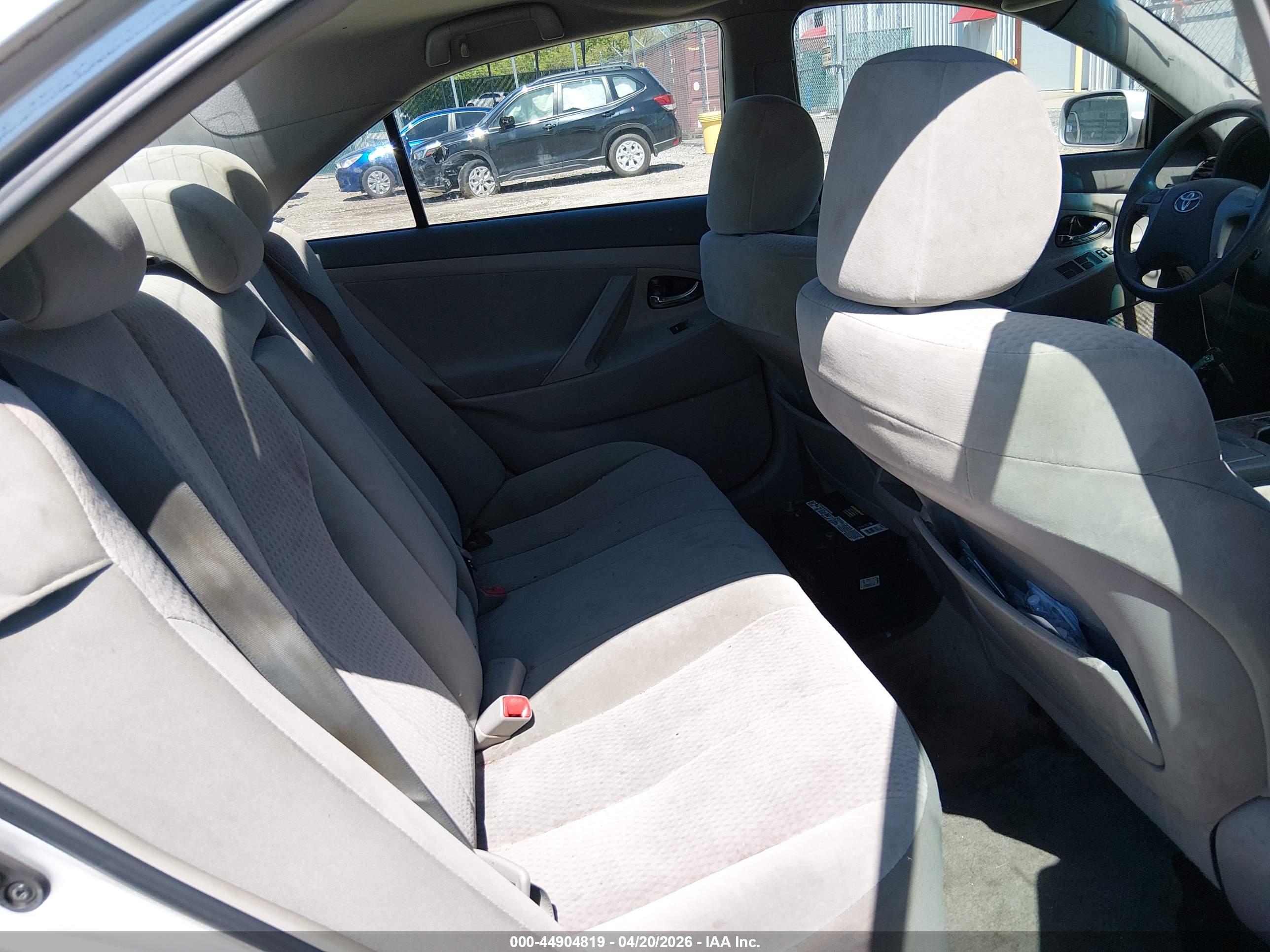 TOYOTA CAMRY image 8