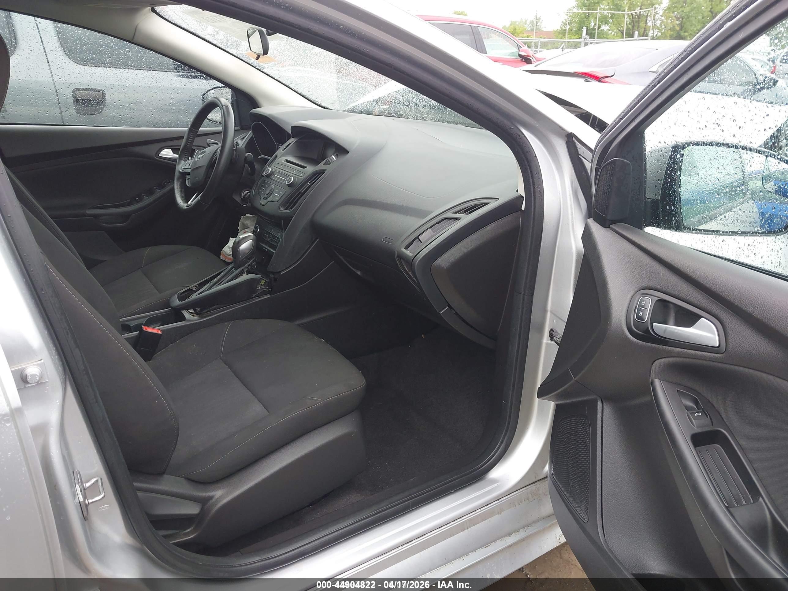 FORD FOCUS image 5