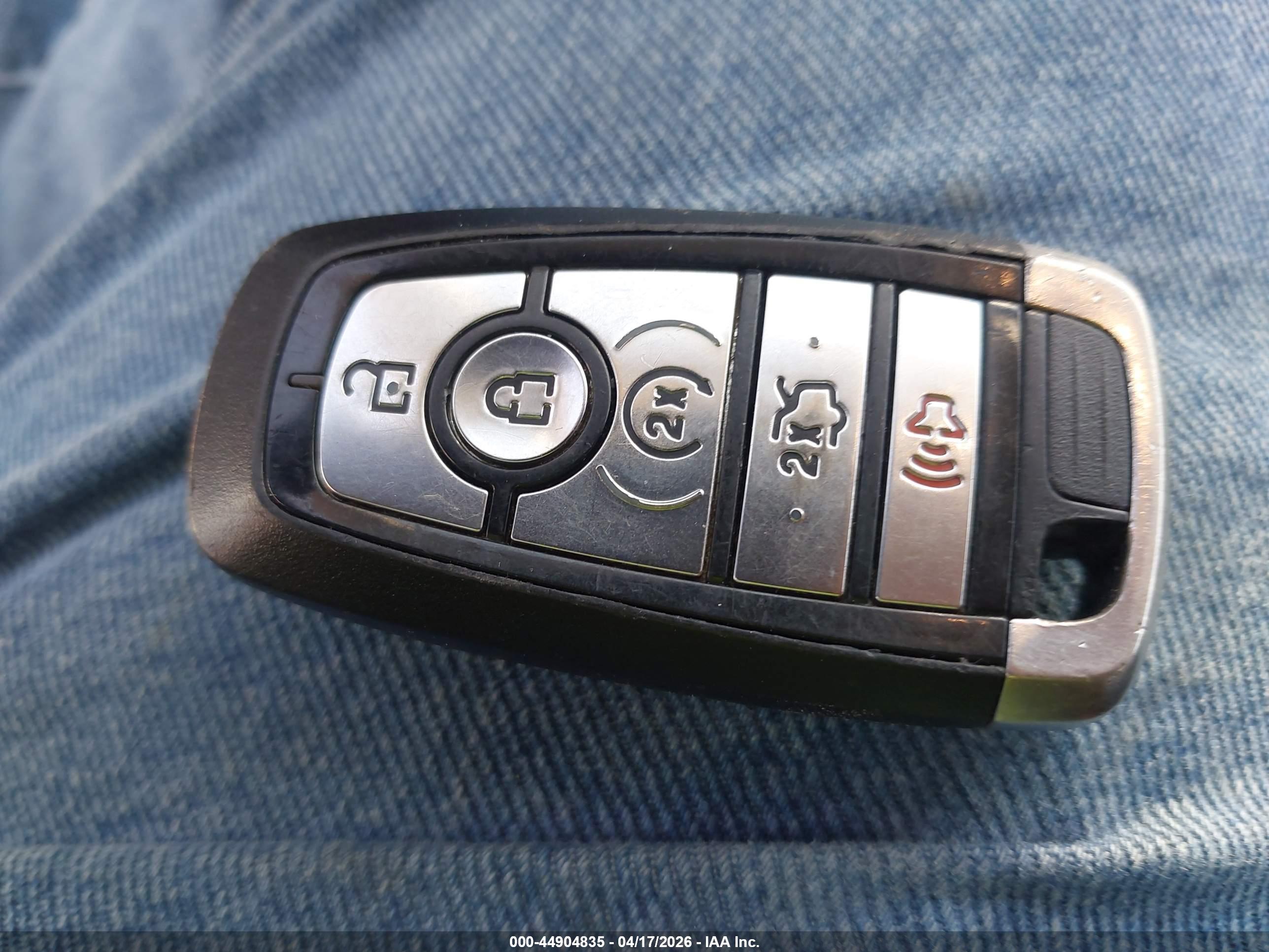 FORD FUSION image 11