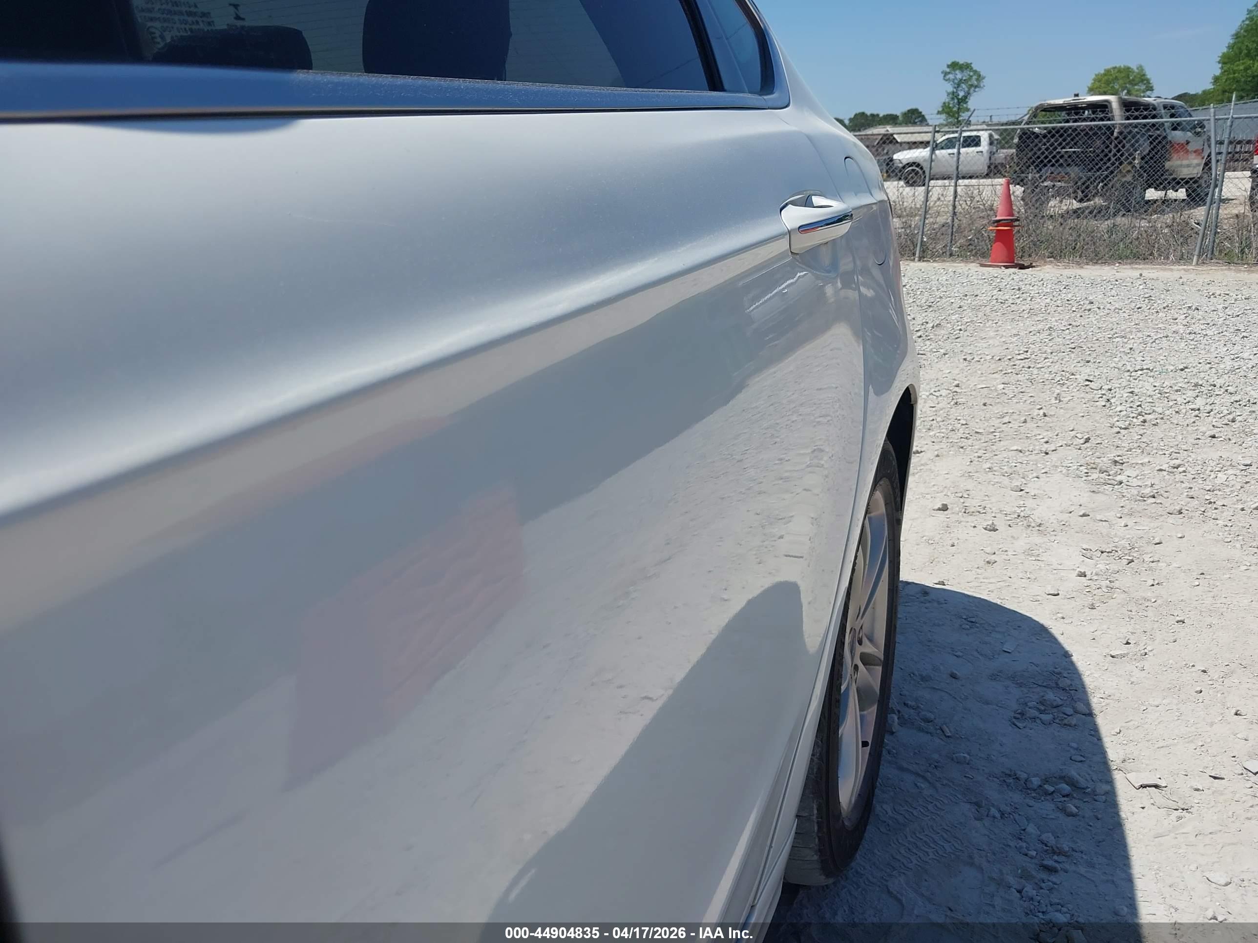 FORD FUSION image 6