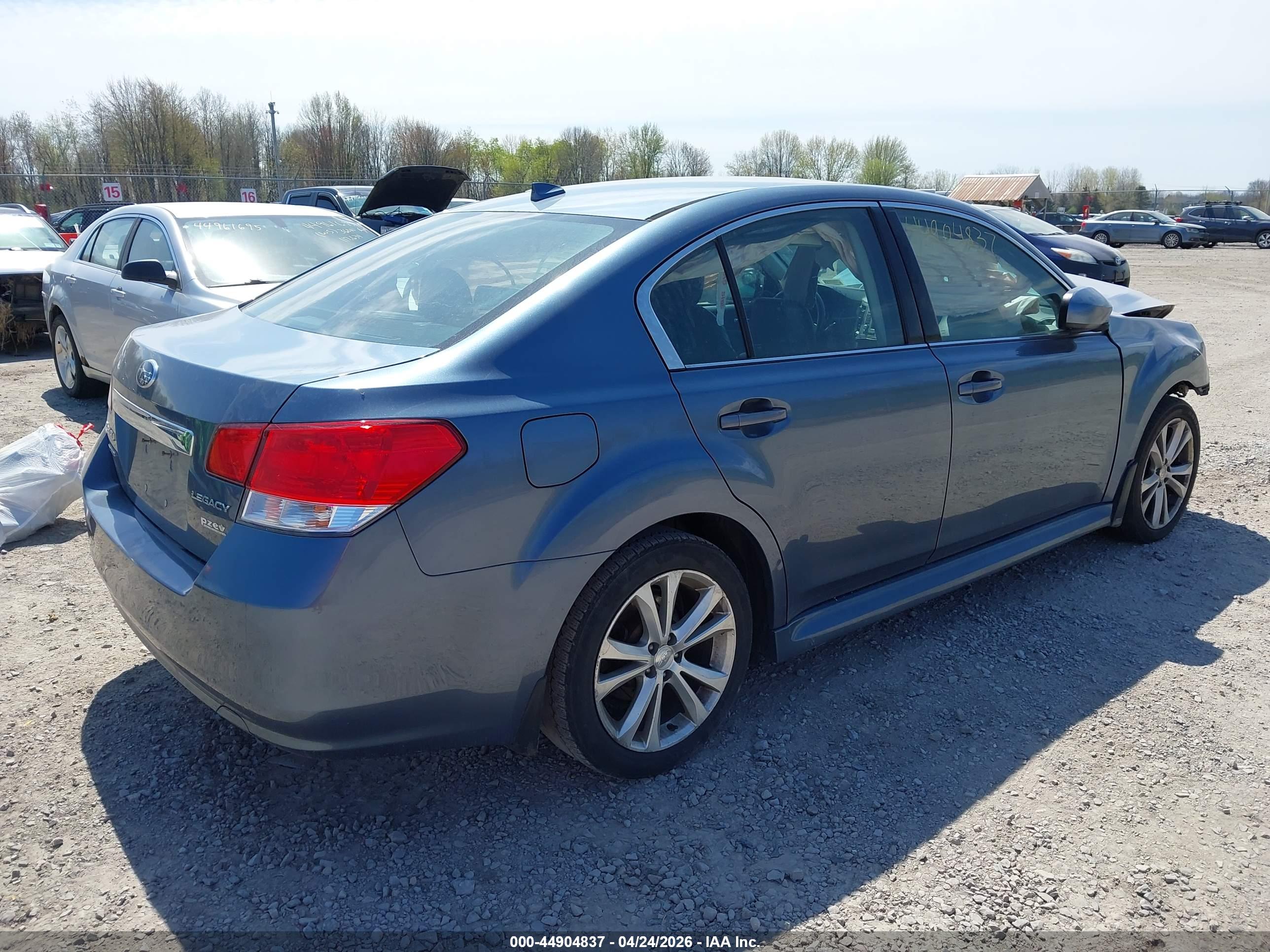 SUBARU LEGACY image 4