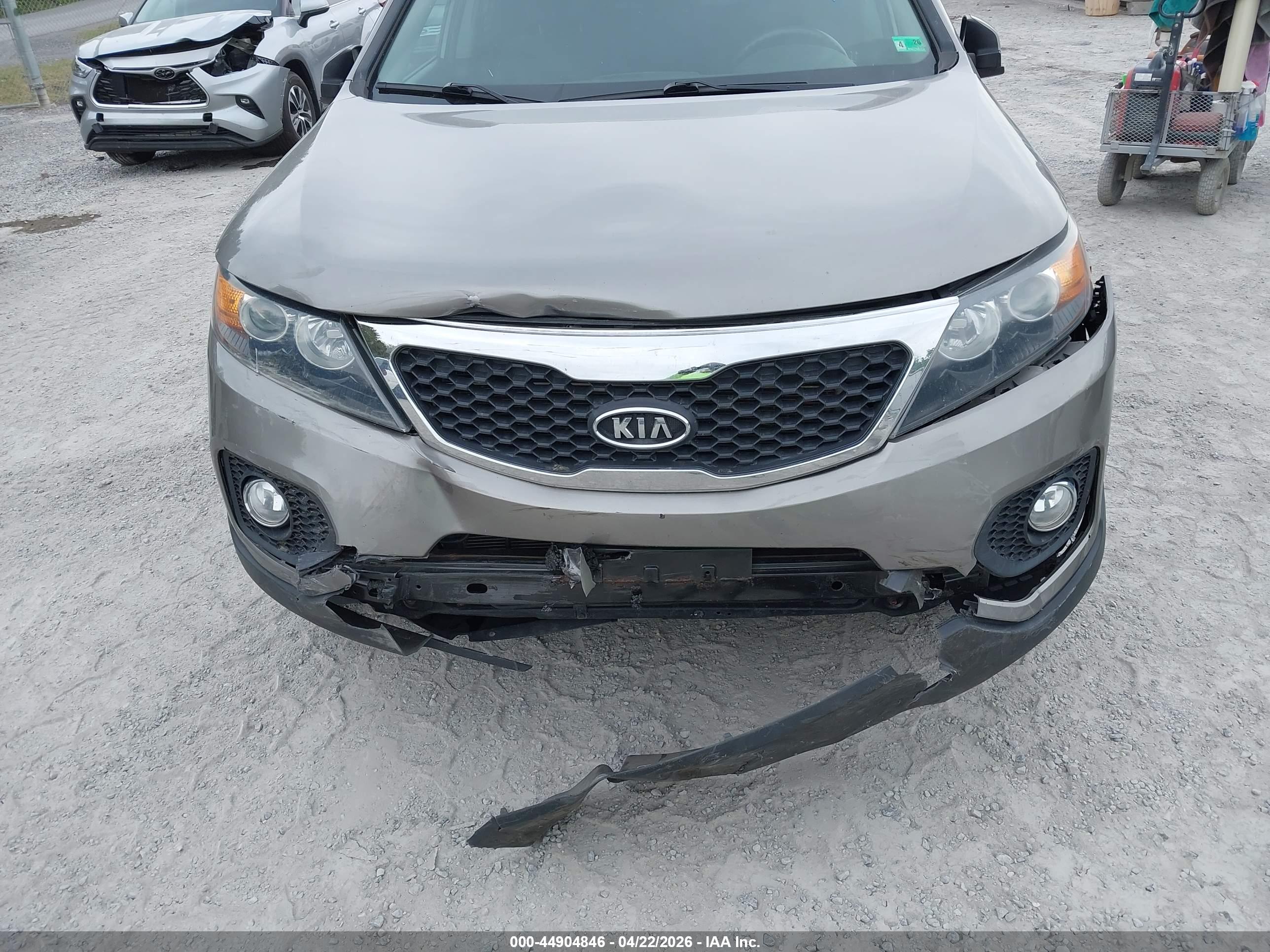 KIA SORENTO image 6