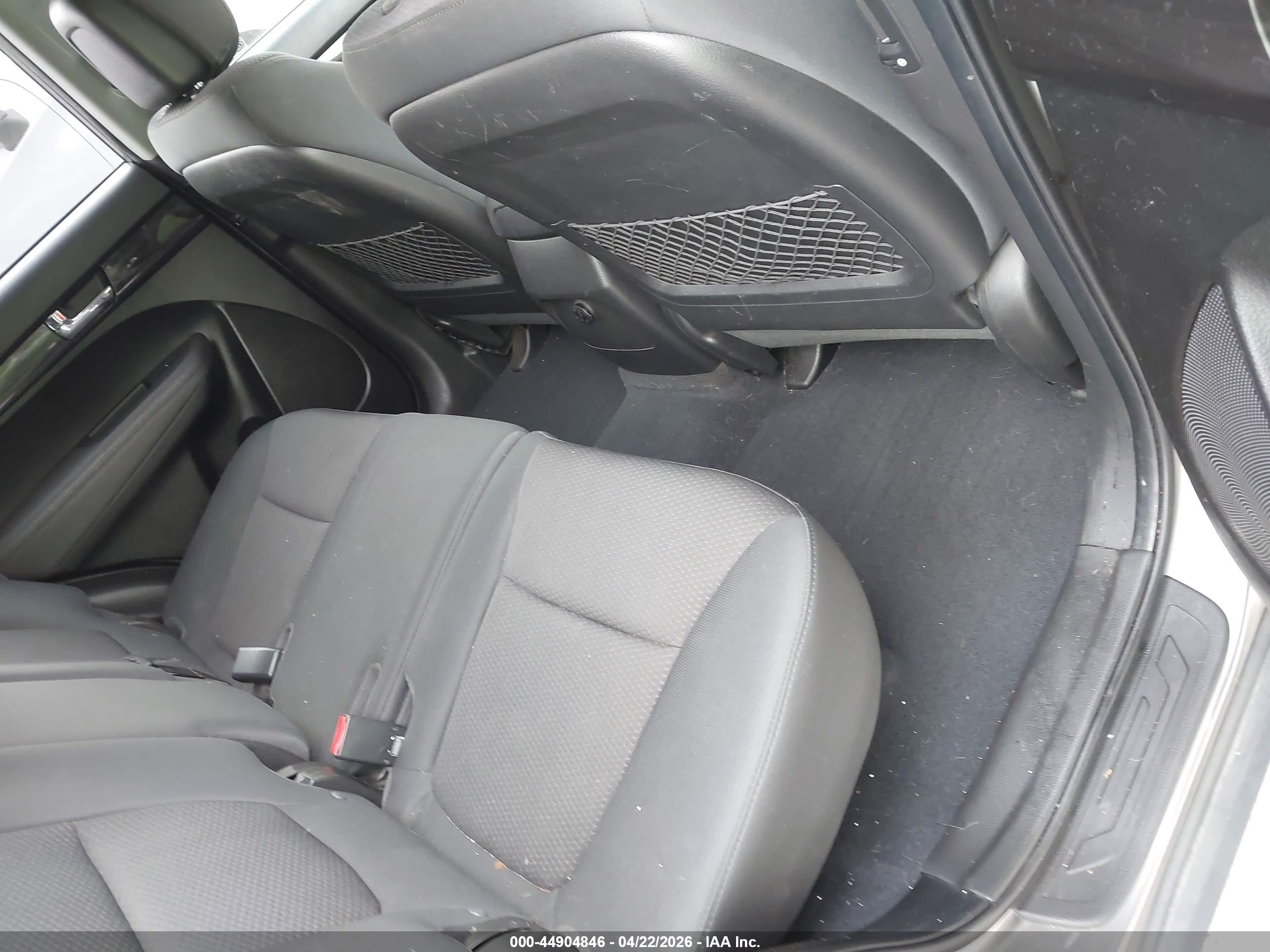 KIA SORENTO image 8