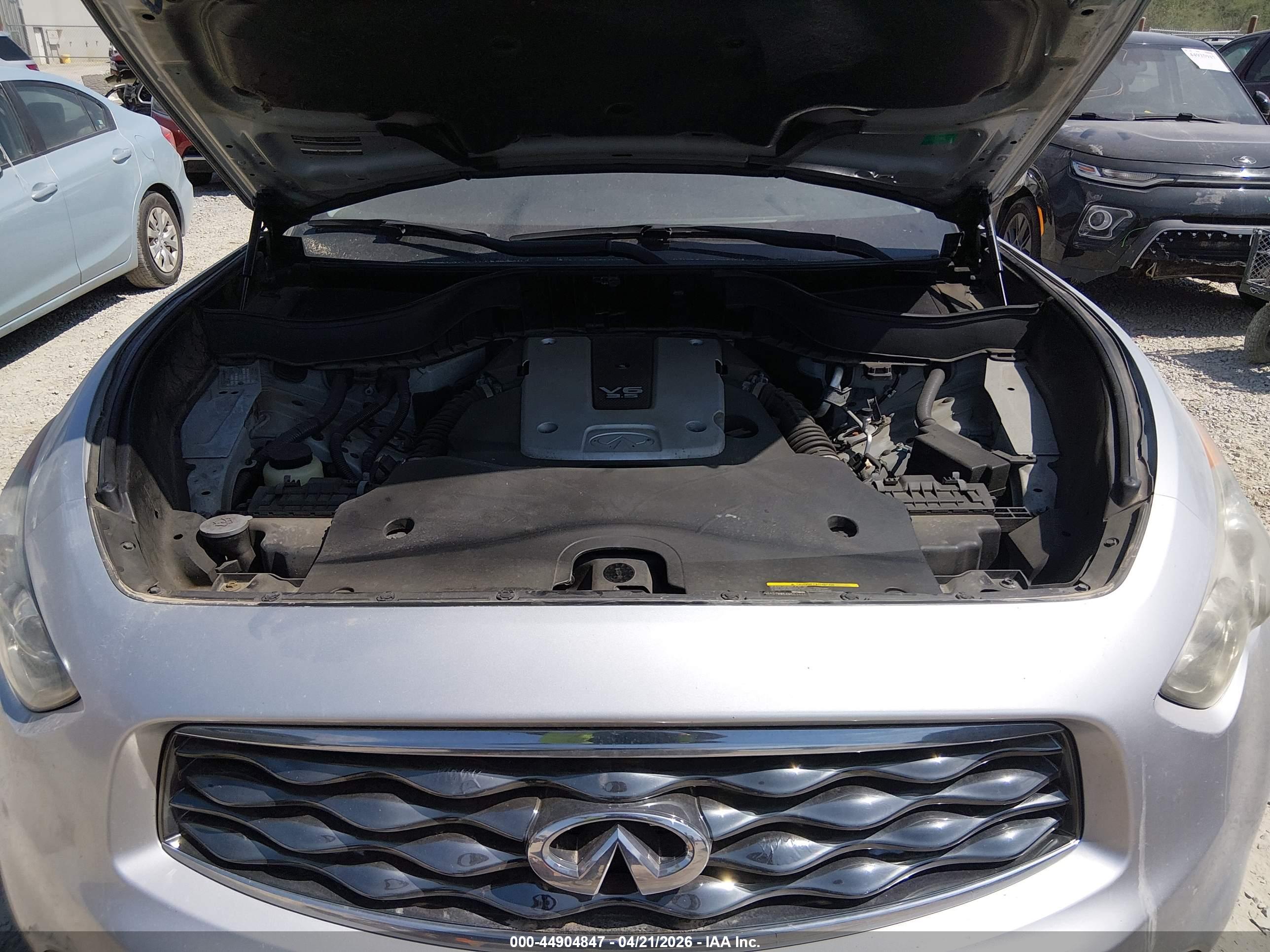 INFINITI FX35 image 10
