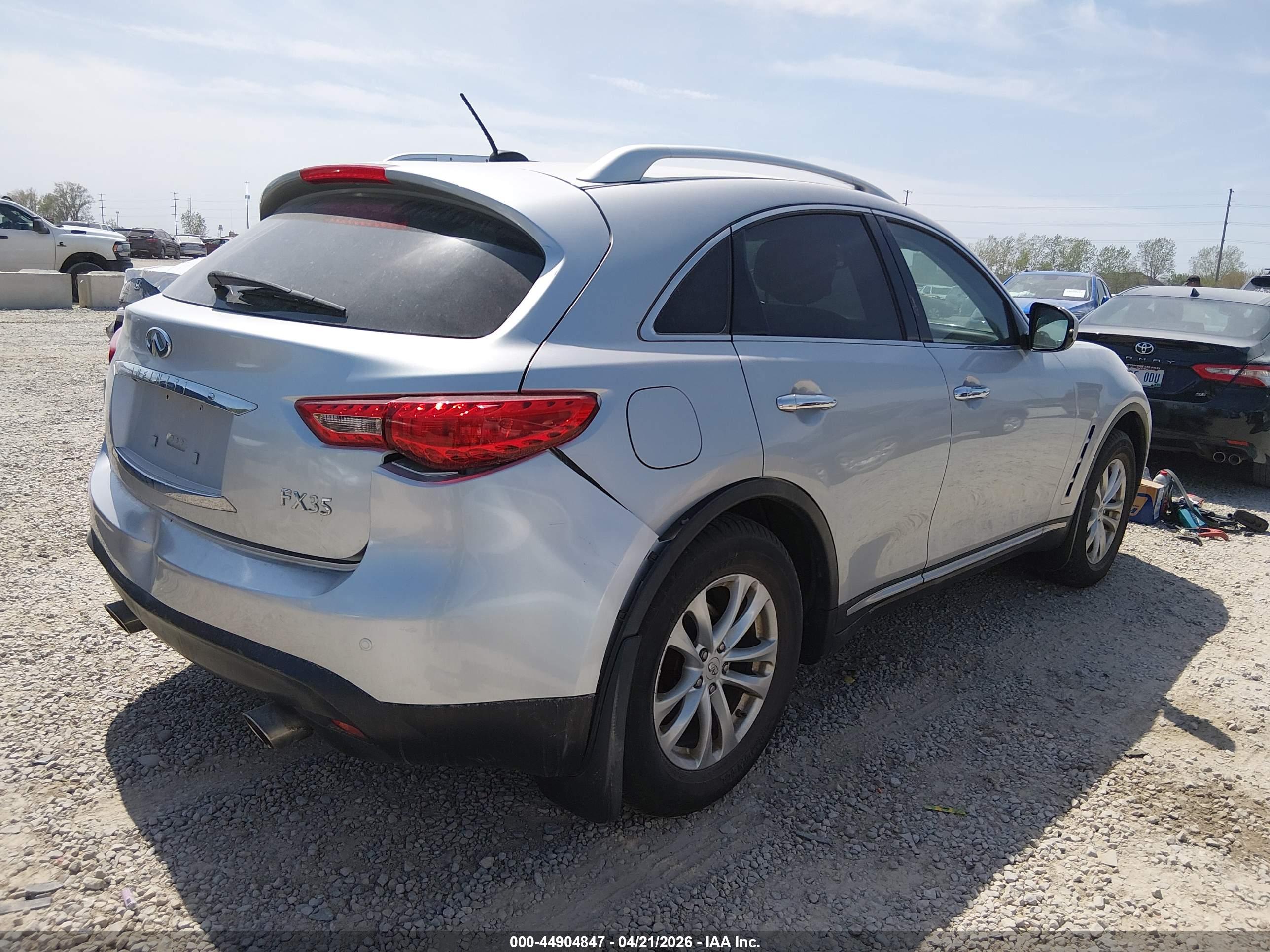 INFINITI FX35 image 4