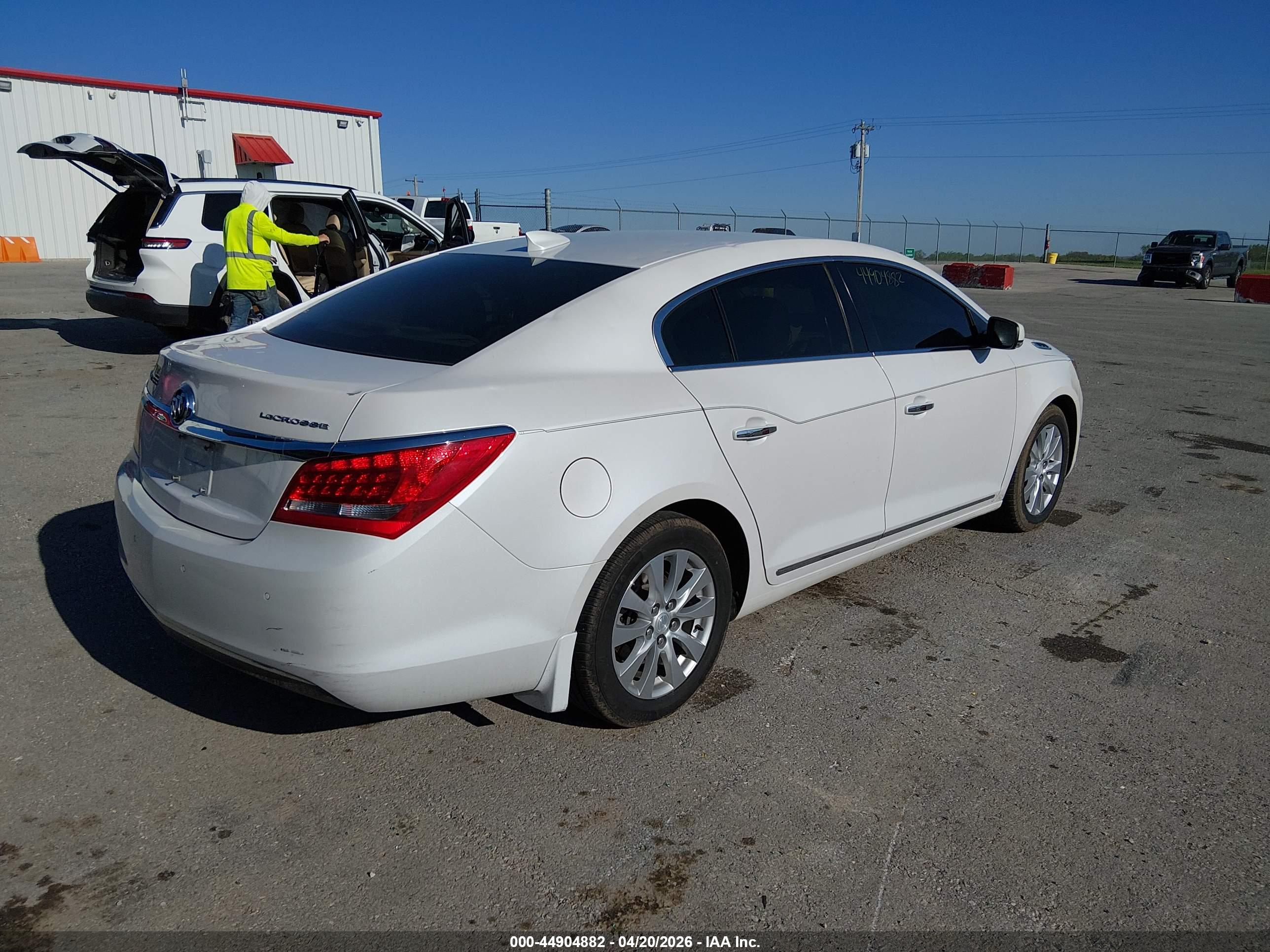 BUICK LACROSSE image 4