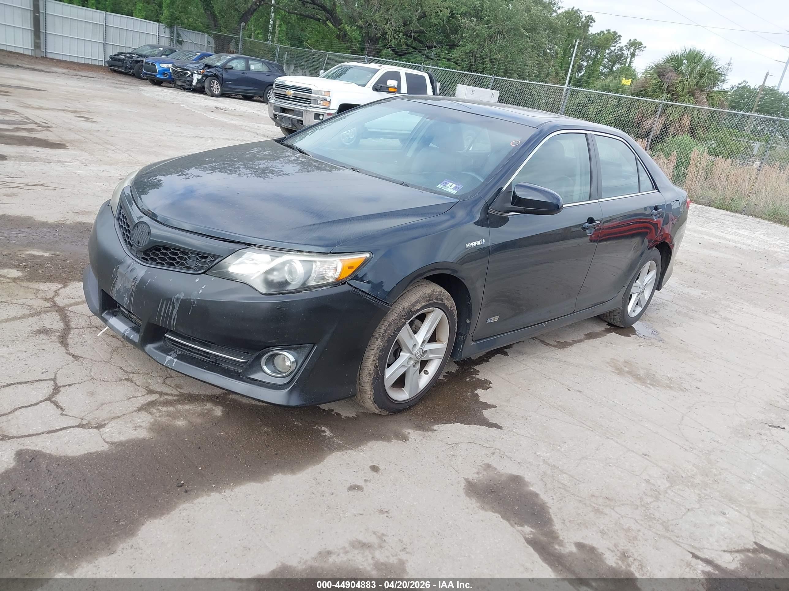 TOYOTA CAMRY image 2