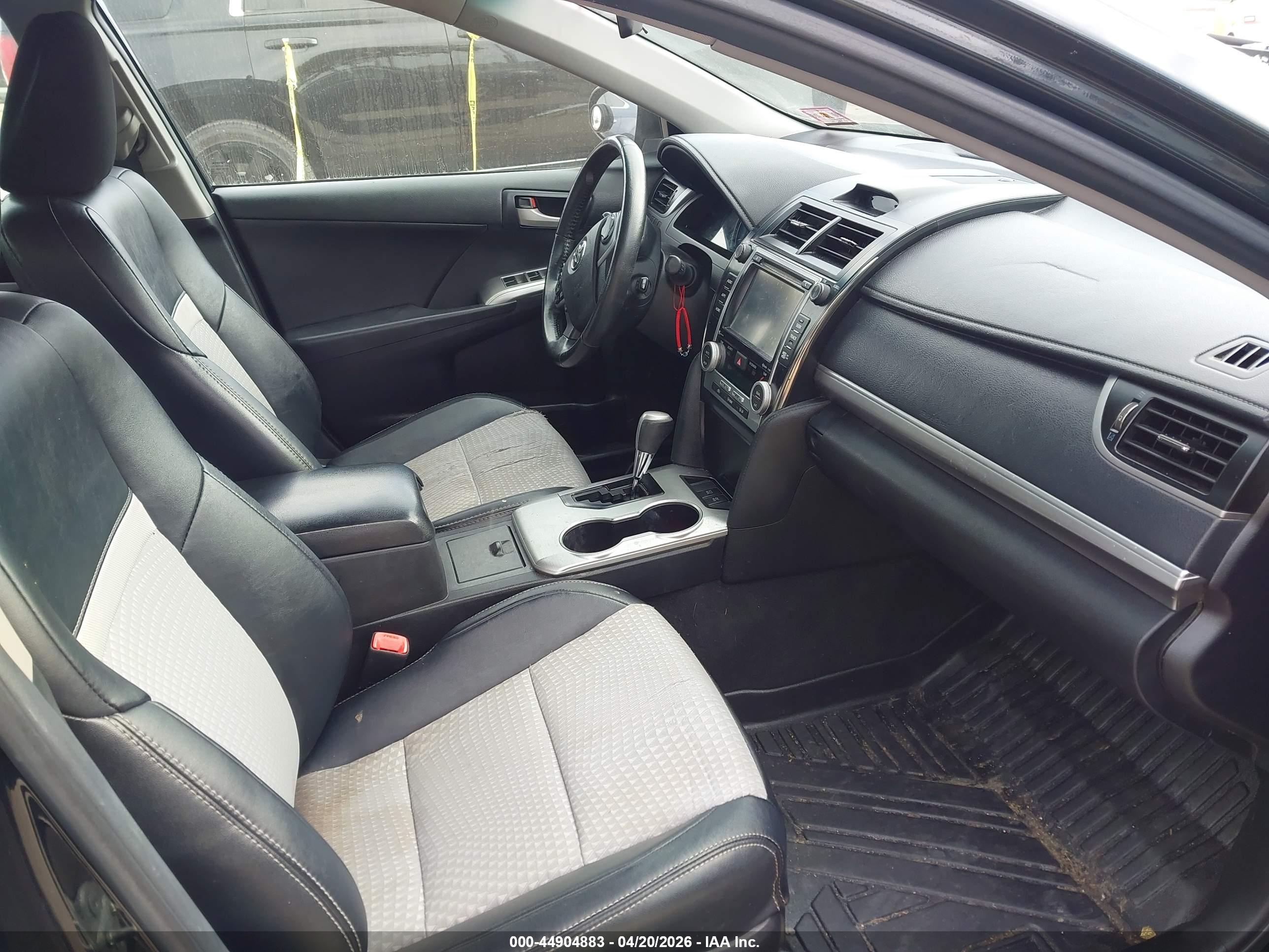 TOYOTA CAMRY image 5