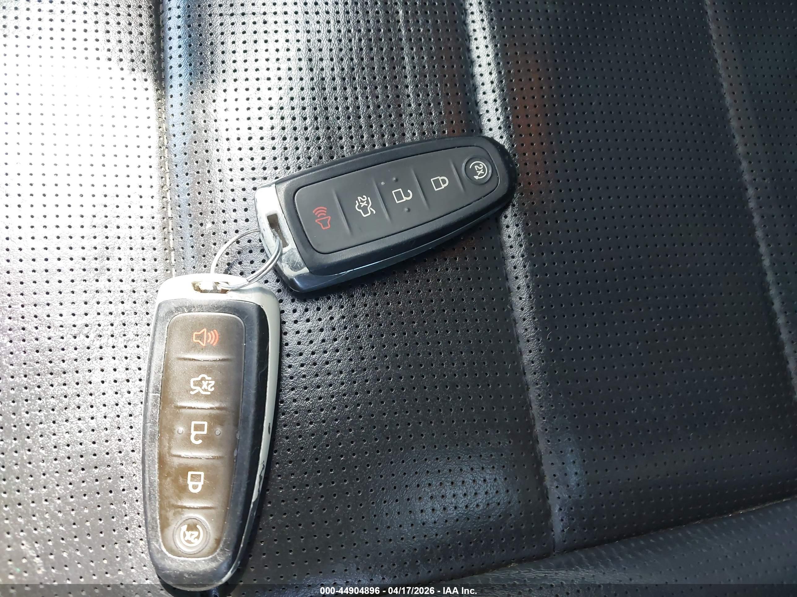 FORD TAURUS image 11
