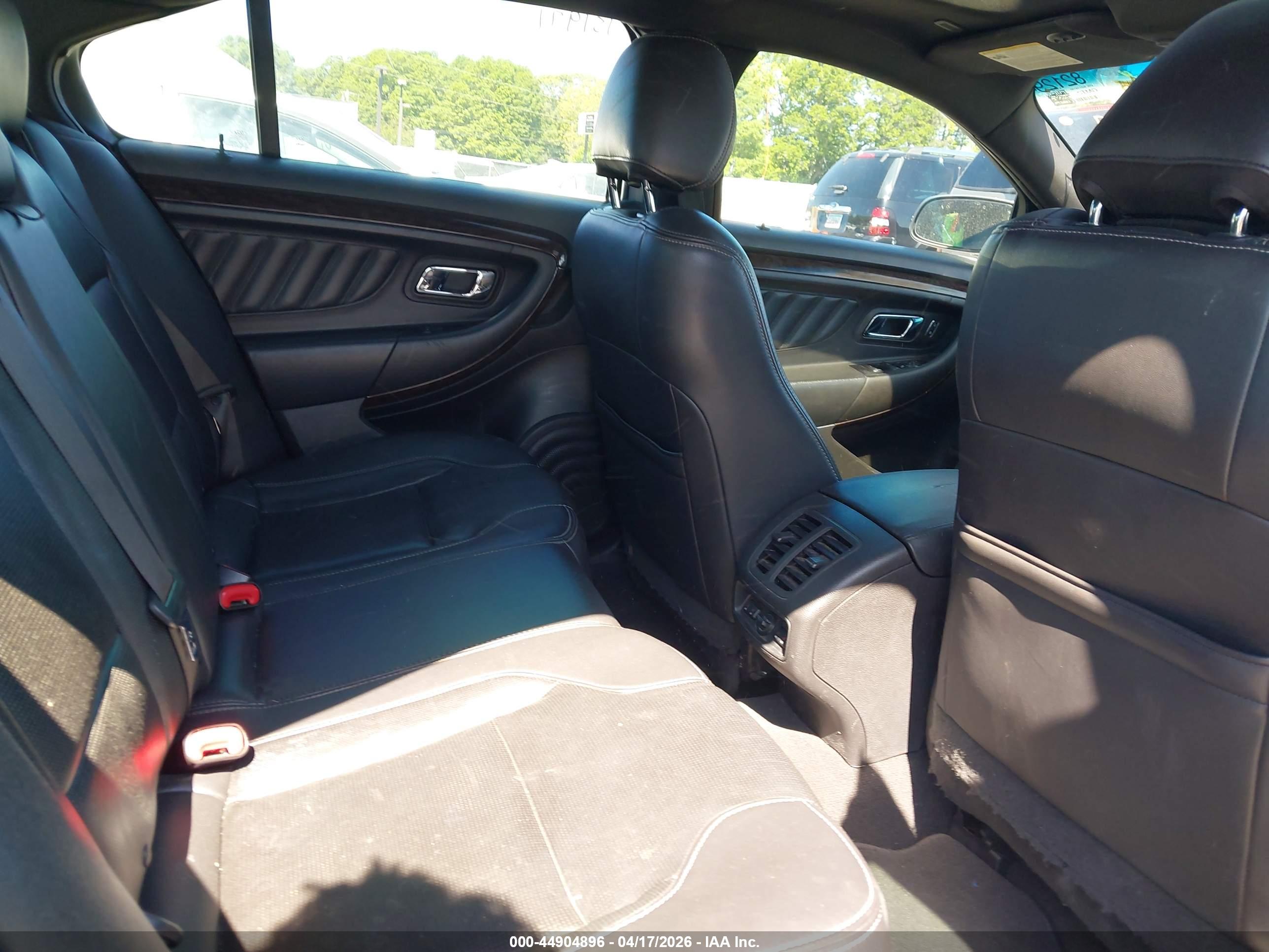 FORD TAURUS image 8