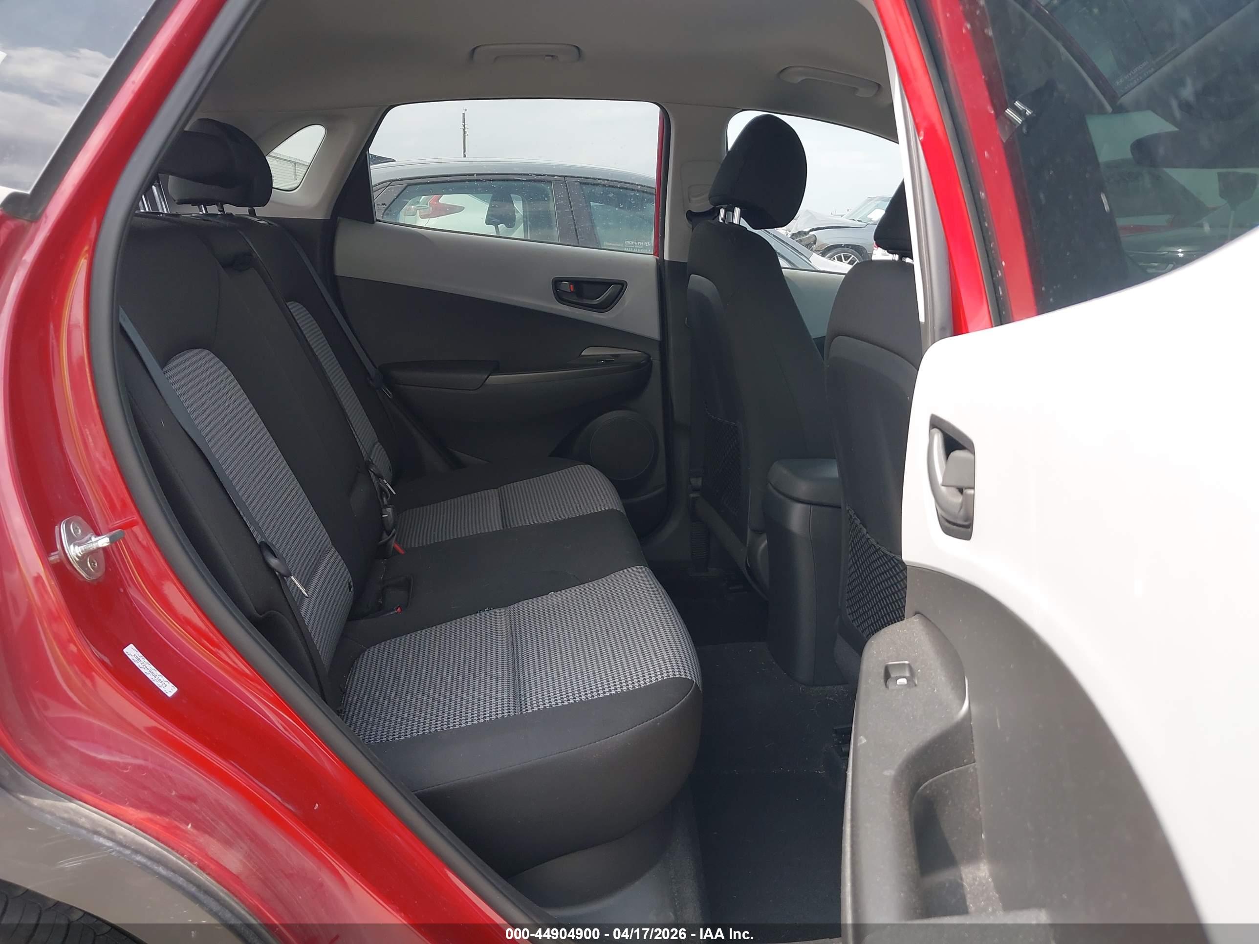 HYUNDAI KONA image 8