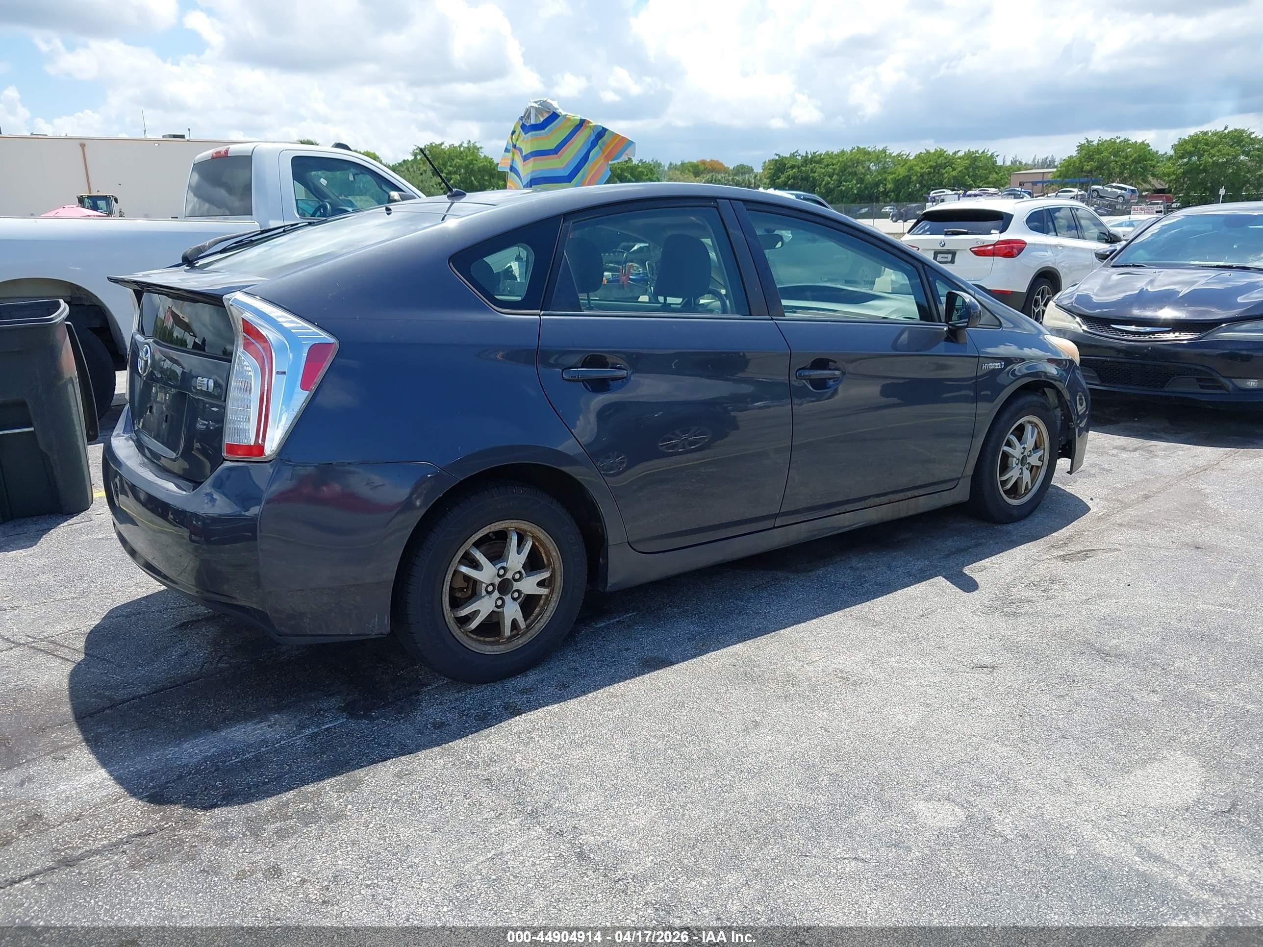 TOYOTA PRIUS image 4