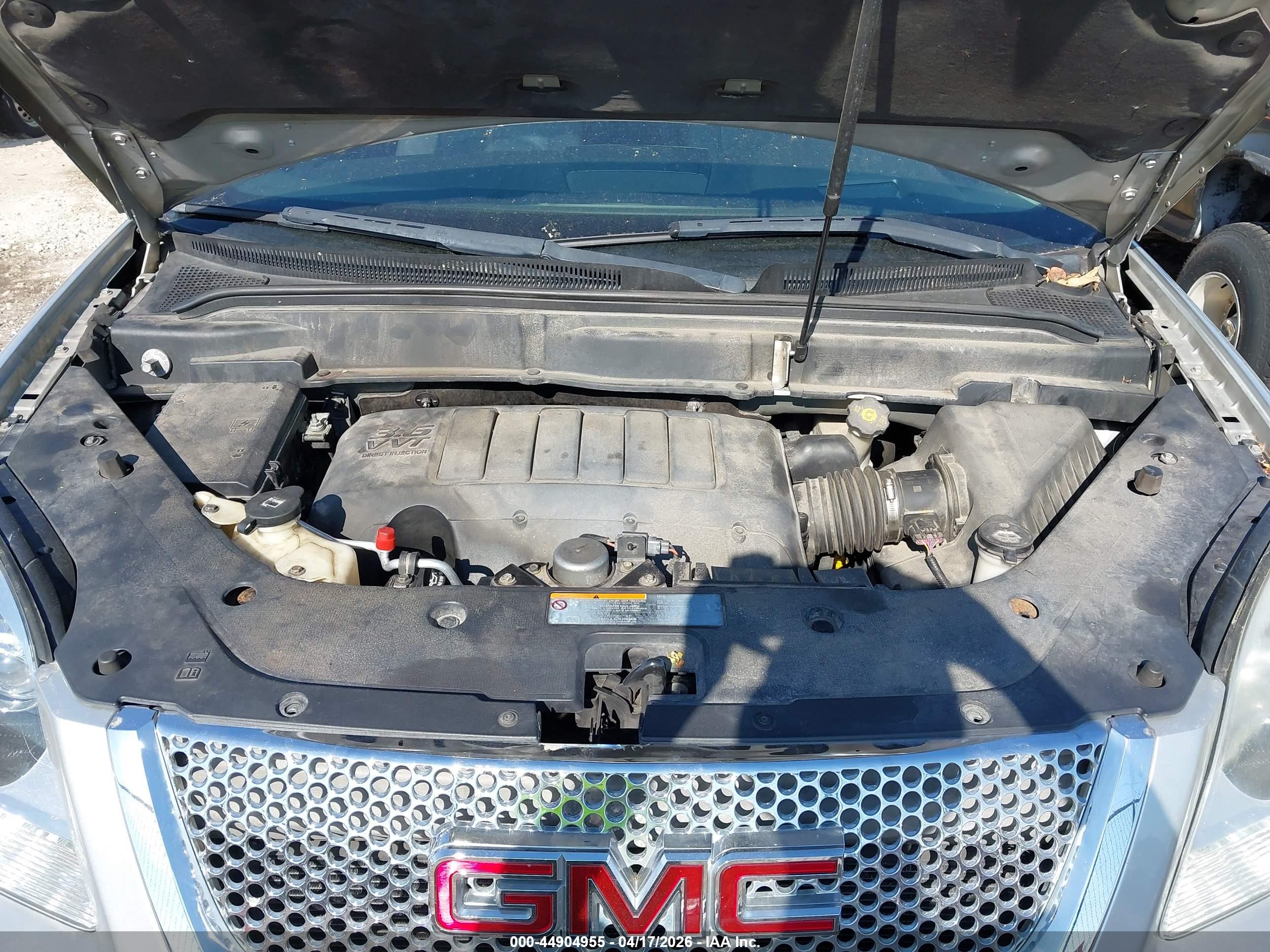GMC ACADIA image 10