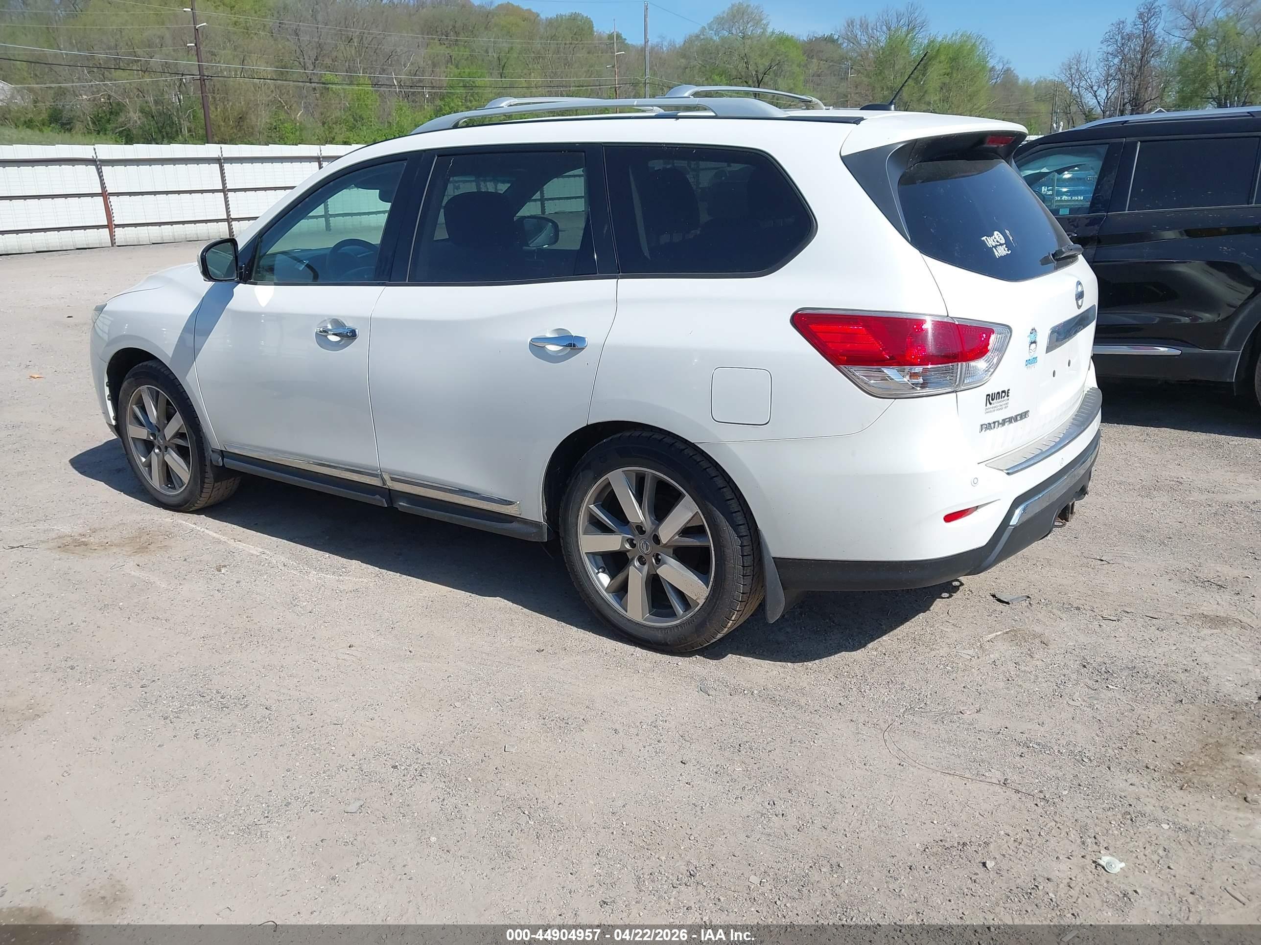 NISSAN PATHFINDER image 3