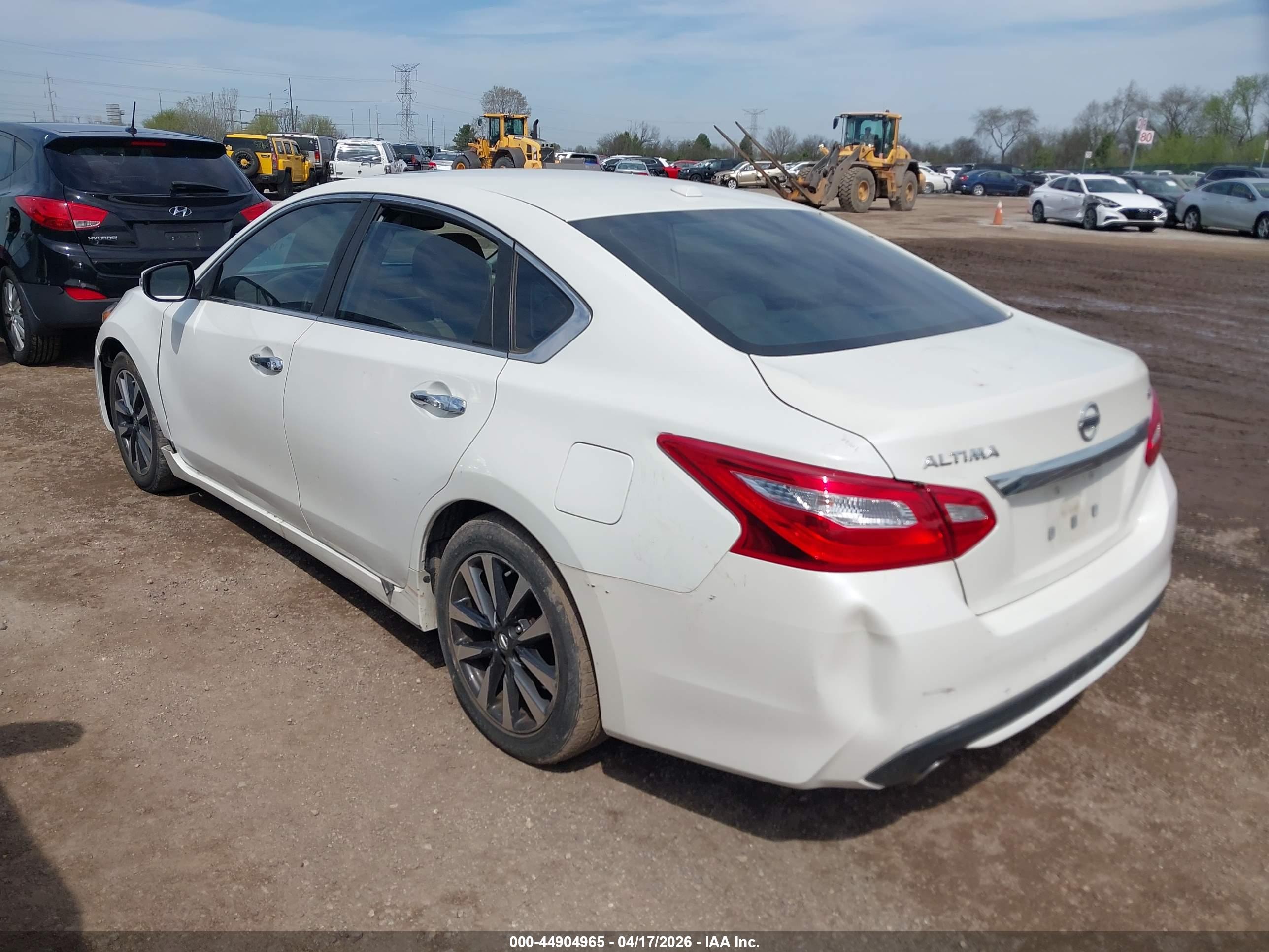 NISSAN ALTIMA image 3