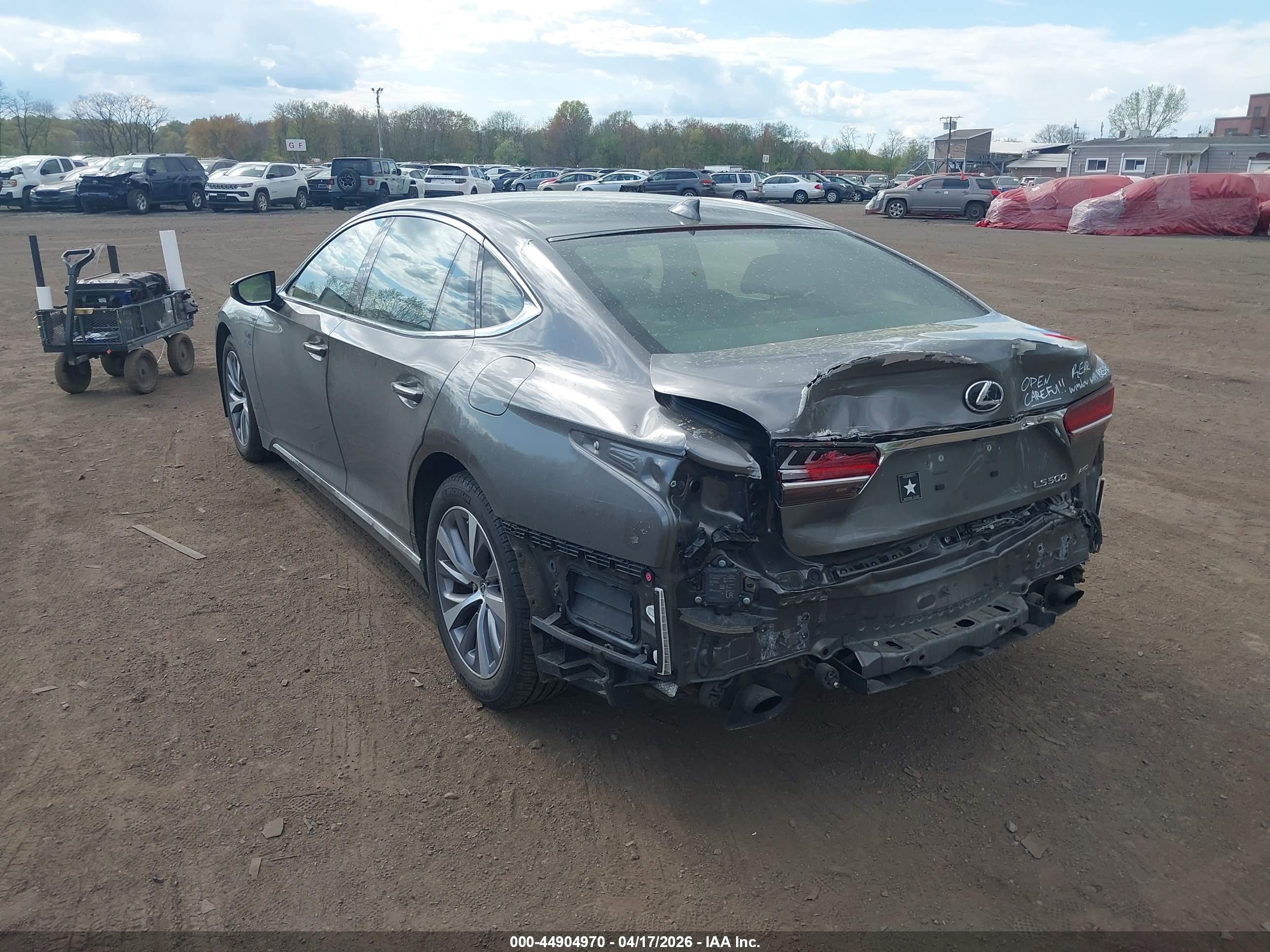 LEXUS LS image 6