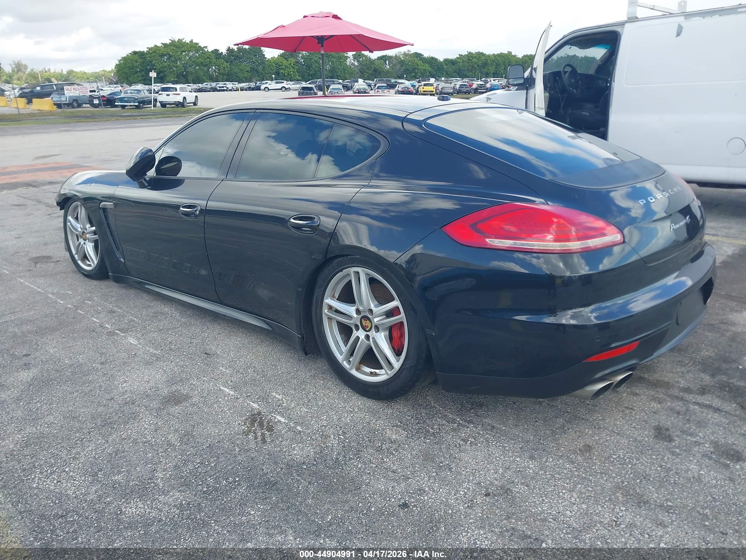 PORSCHE PANAMERA image 3
