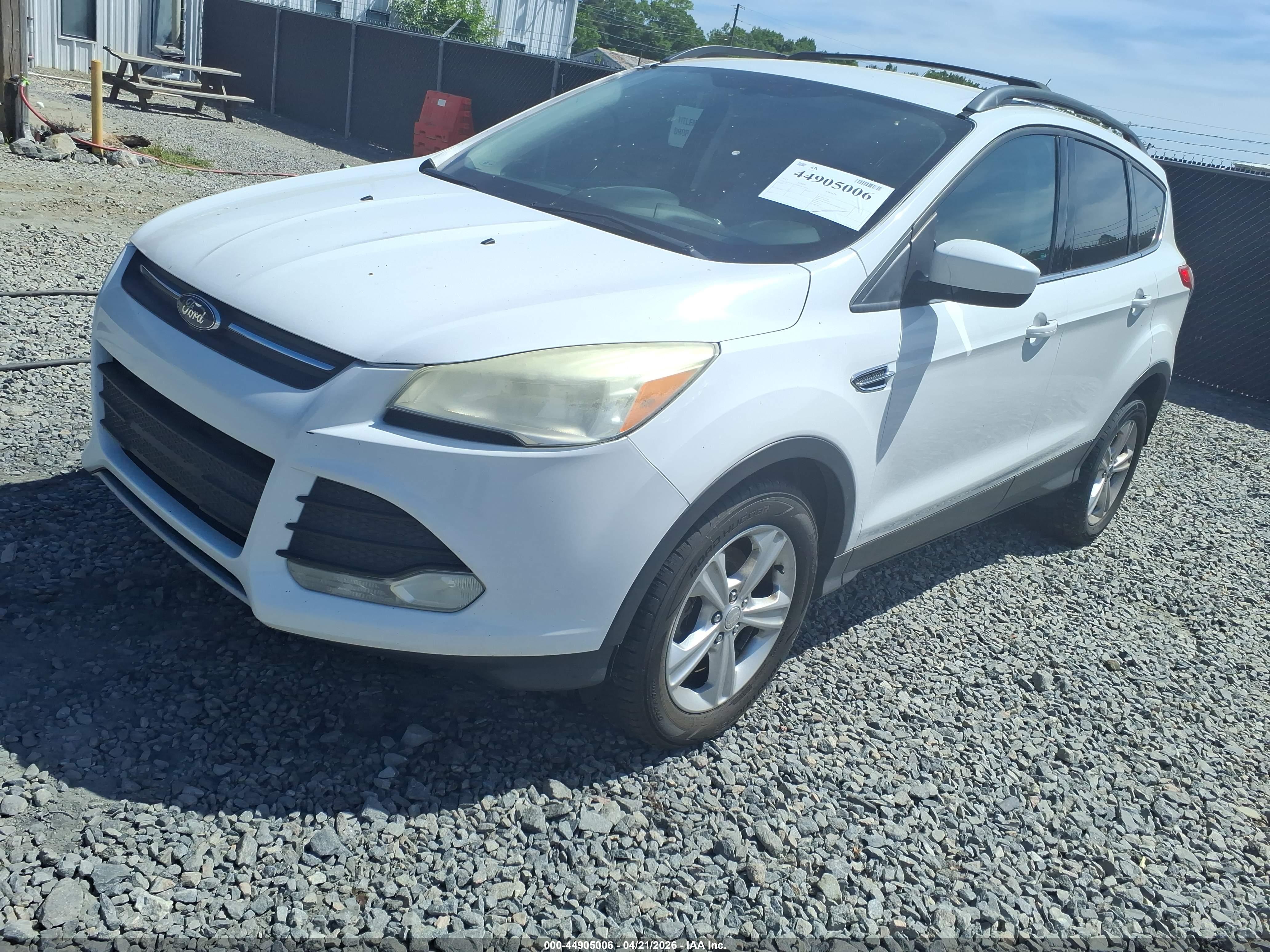 FORD ESCAPE image 2