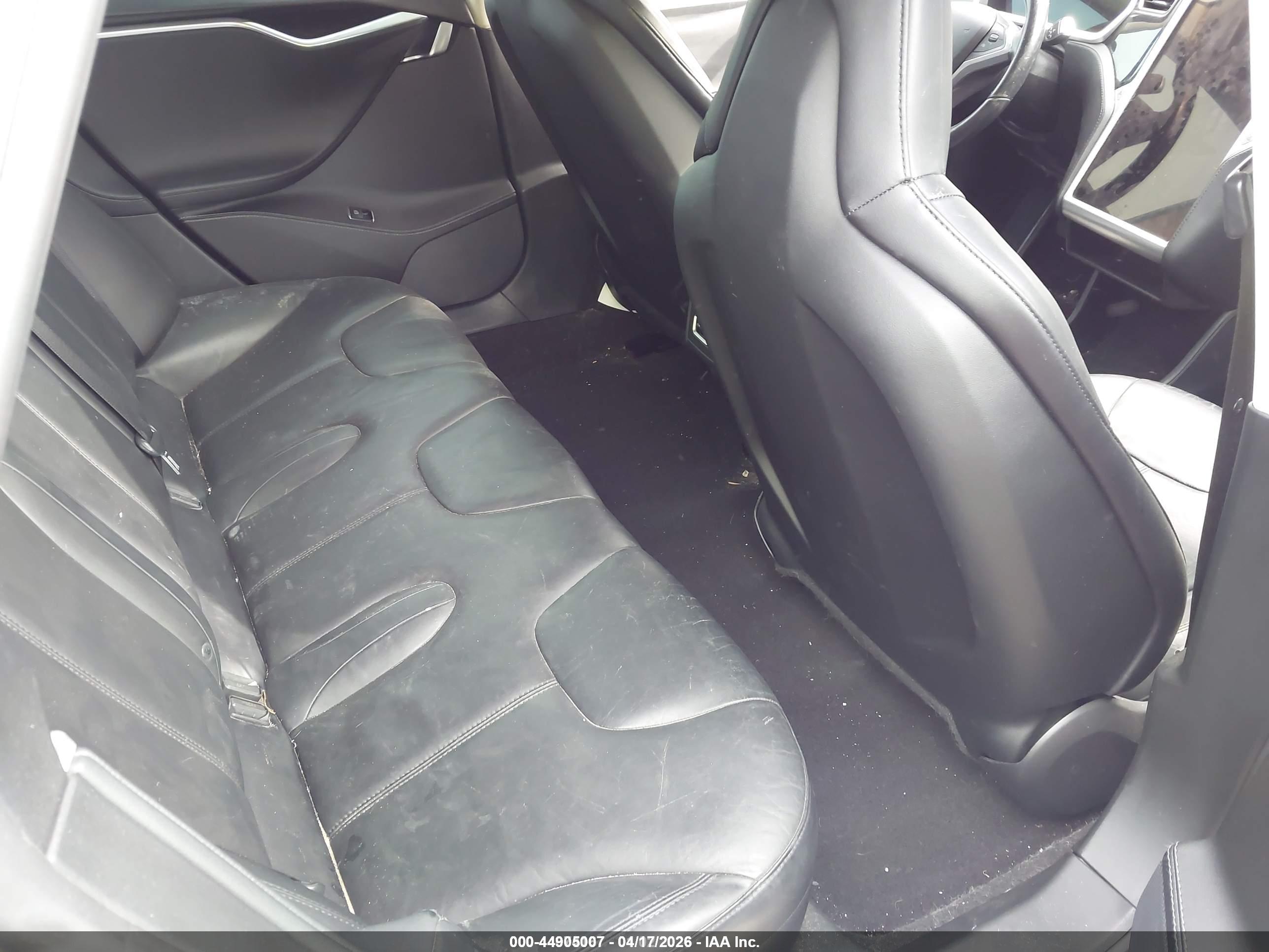 TESLA MODEL image 8